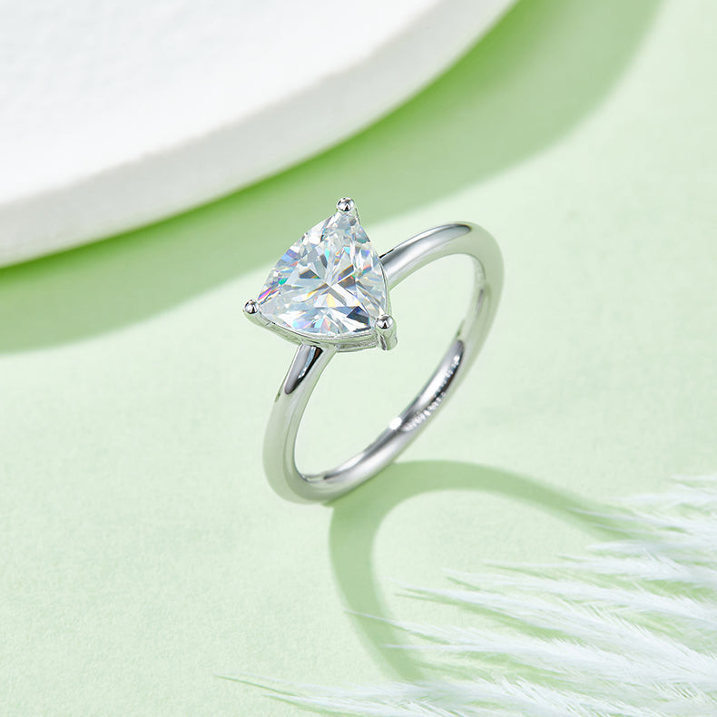 Triangular Moissanite Set With Top-quality Moissanite Luxury And Fashionable Light Luxury Jewelry Silver Ring S925 Silver Electroplated With Platinum