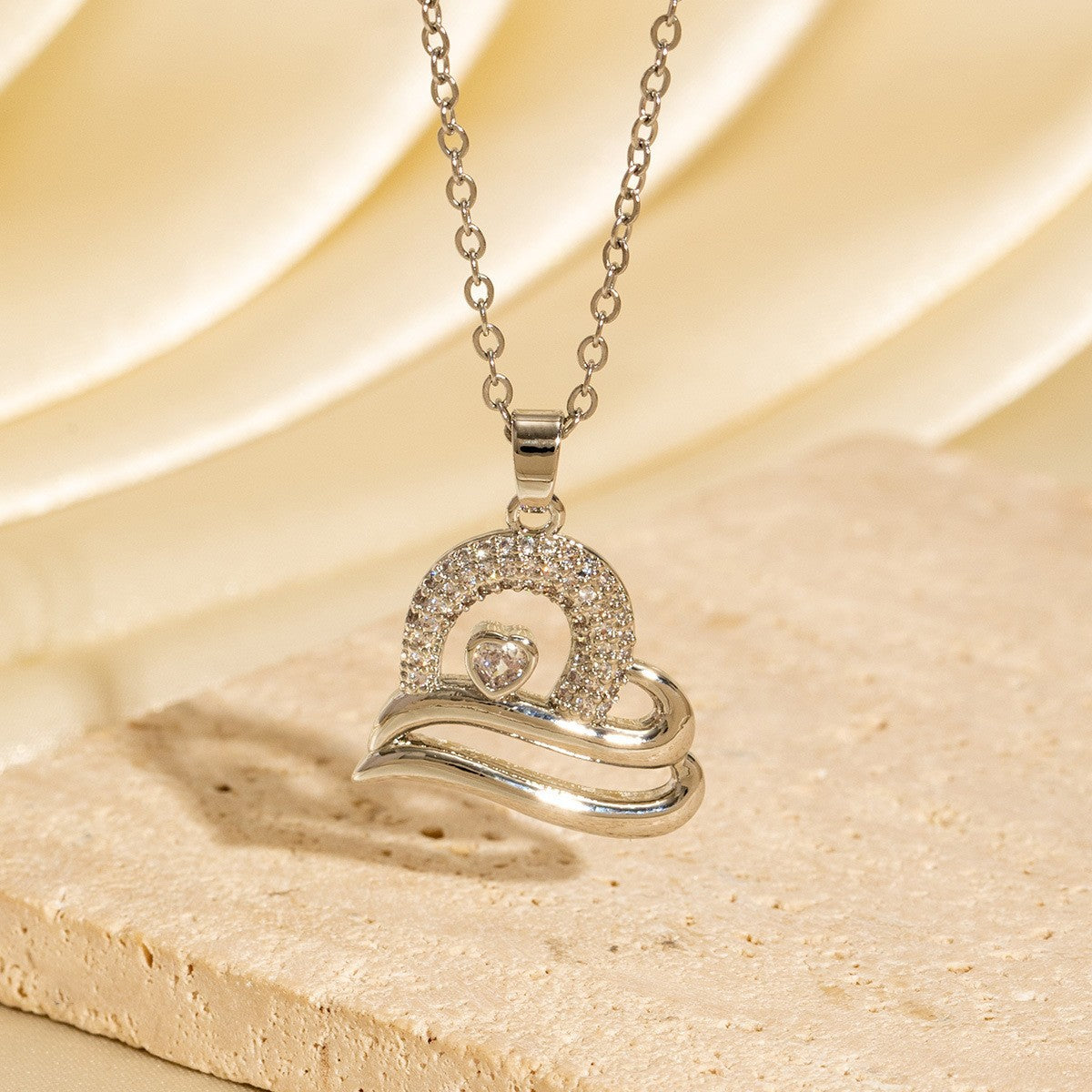 Light-luxury Vintage Micro-pave Zircon Heart Sweater Chain