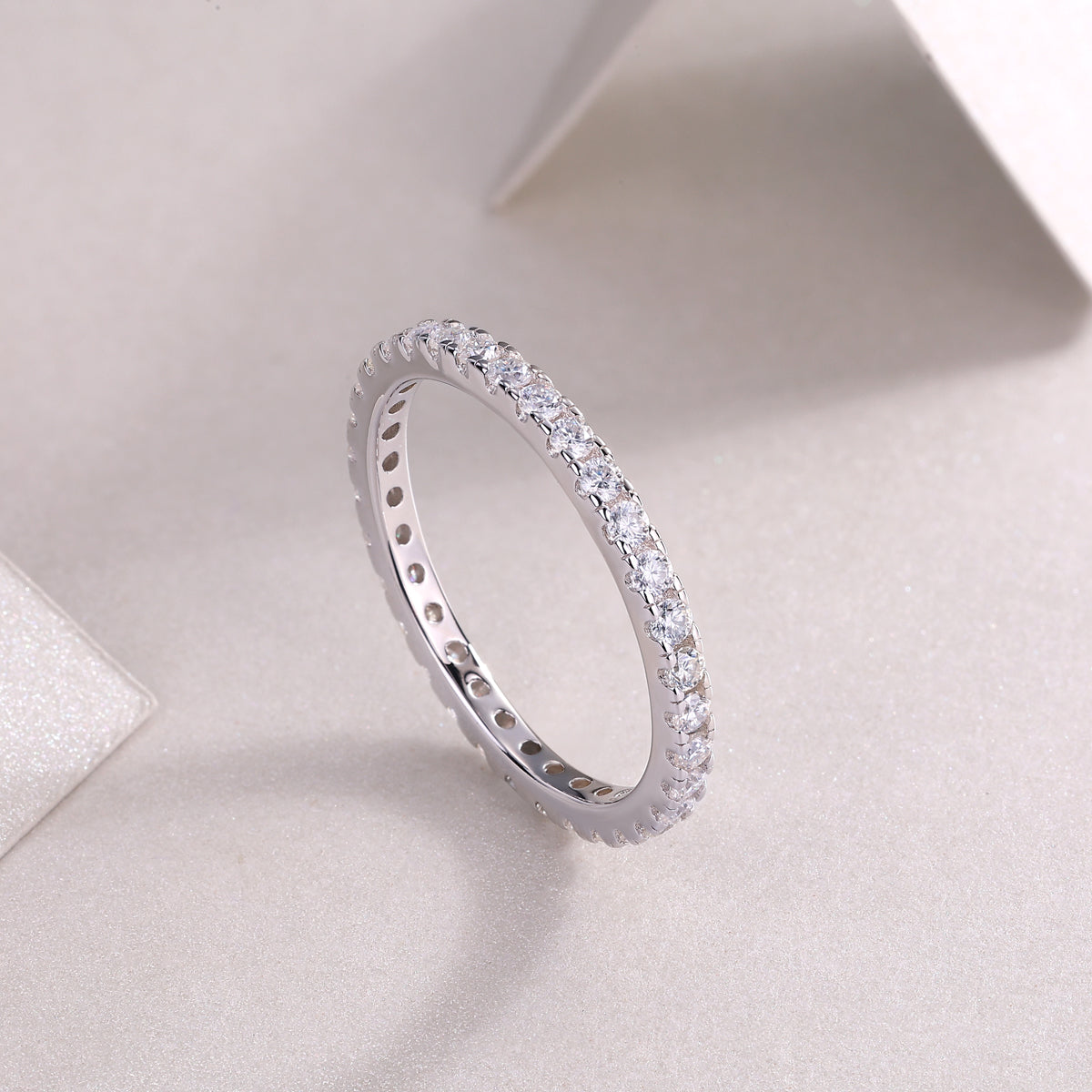 Daytime - A Wedding Ring Set With Top-quality Moissanite S925 Silver And Platinum-plated Diamond Can Be Tested With A Diamond Pen. The Ring Is In Gold And Rose Gold
