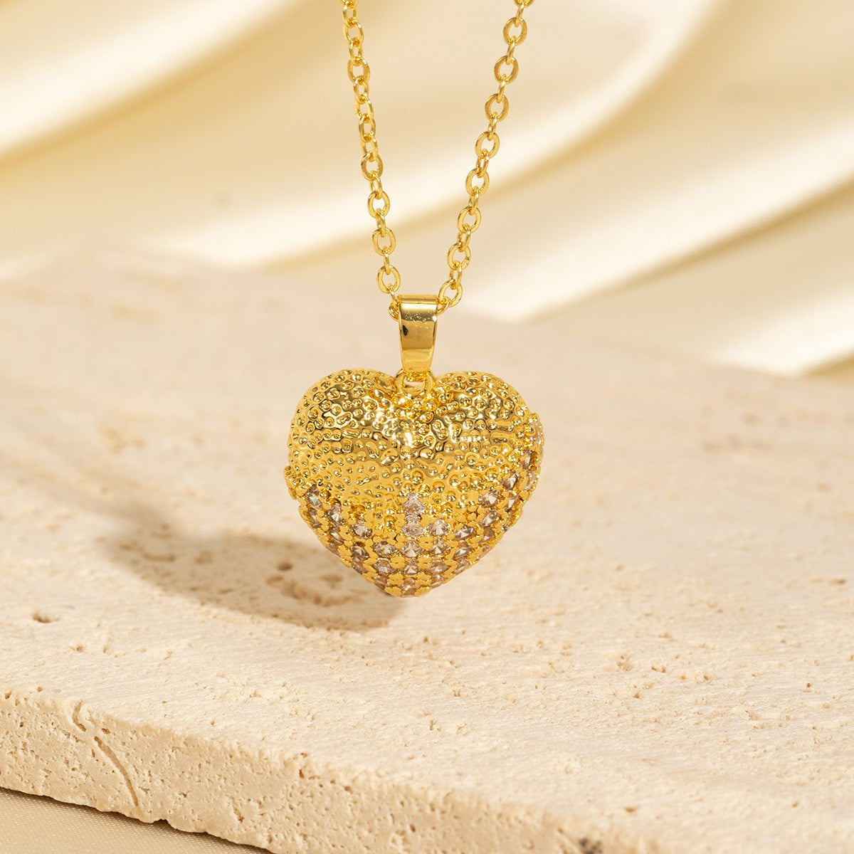 Light-luxury Vintage Micro-pave Zircon Heart Sweater Chain