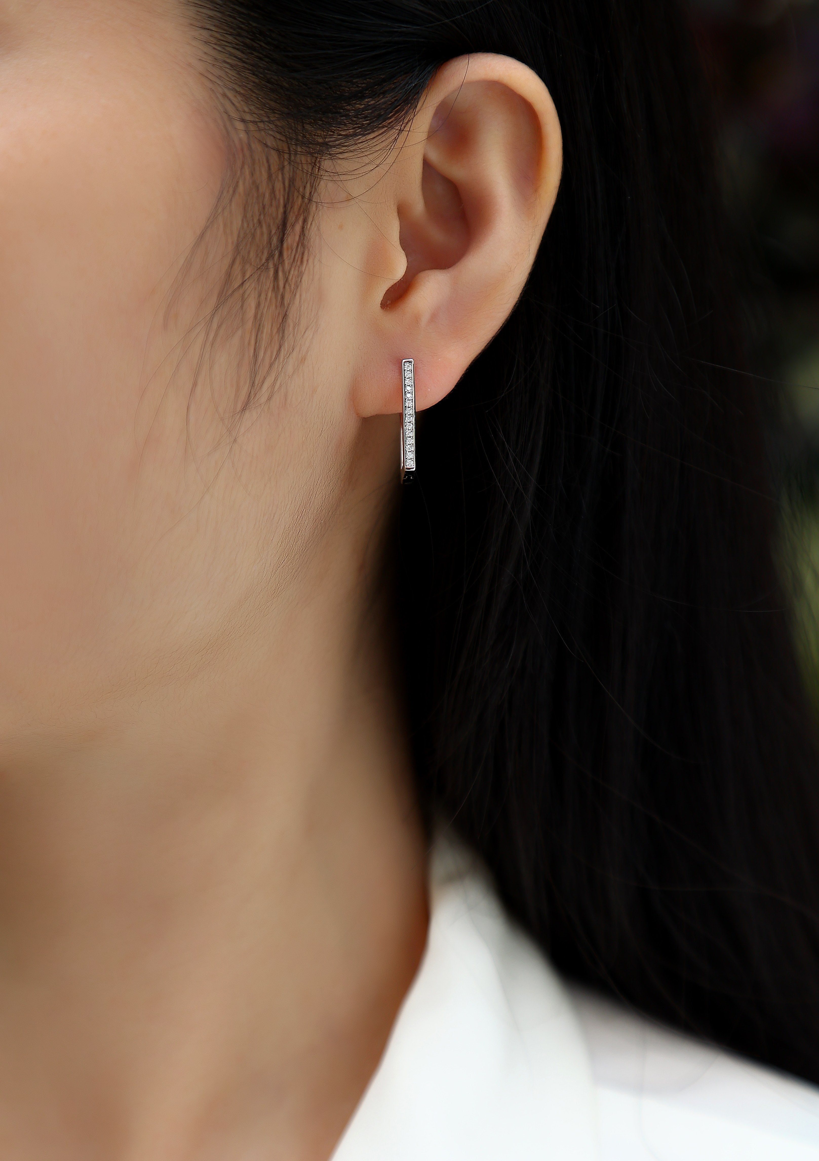 Brave-Top-quality Moissanite S925 Silver And Platinum-plated Stud Earrings, A Fashionable And Trendy Accessory, Can Be Tested With A Diamond Pen