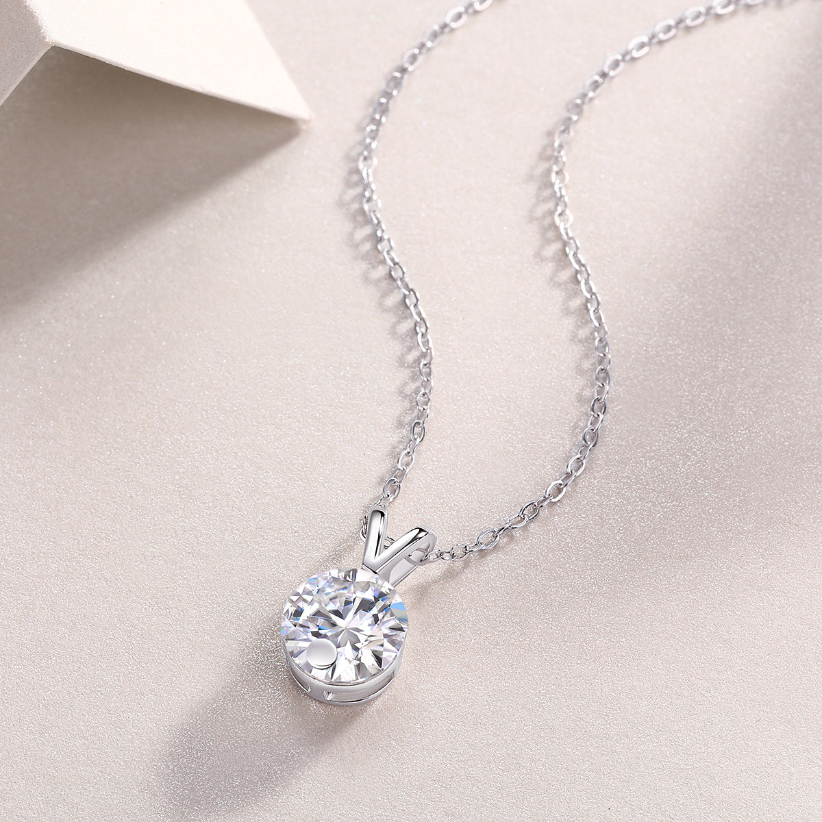 Diamond V-Chain - Set With Top-quality Moissanite Fashionable Light Luxury Jewelry Silver Pendant Necklace S925 Silver Plated Platinum