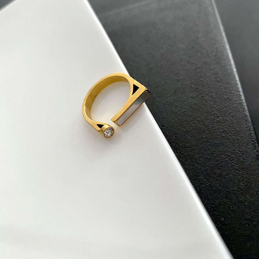 Stylish Natural Shell Zircon Ring
