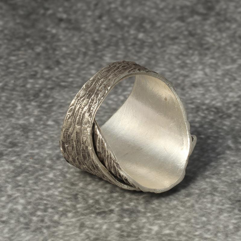Retro Distressed Leaf Adjustable Open Ring