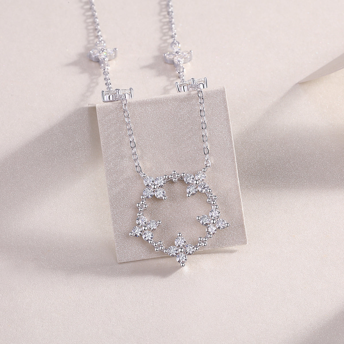 Iris - A Fashionable And Light Luxury Jewelry Pendant Necklace Set With Top-quality Moissanite, S925 Silver Plated Platinum