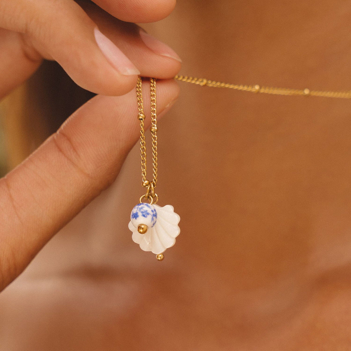 Original New Ceramic Flower Bead Pendant Necklace Stainless Steel Choker Light-luxury Ocean Shell Vacation Collarbone Chain