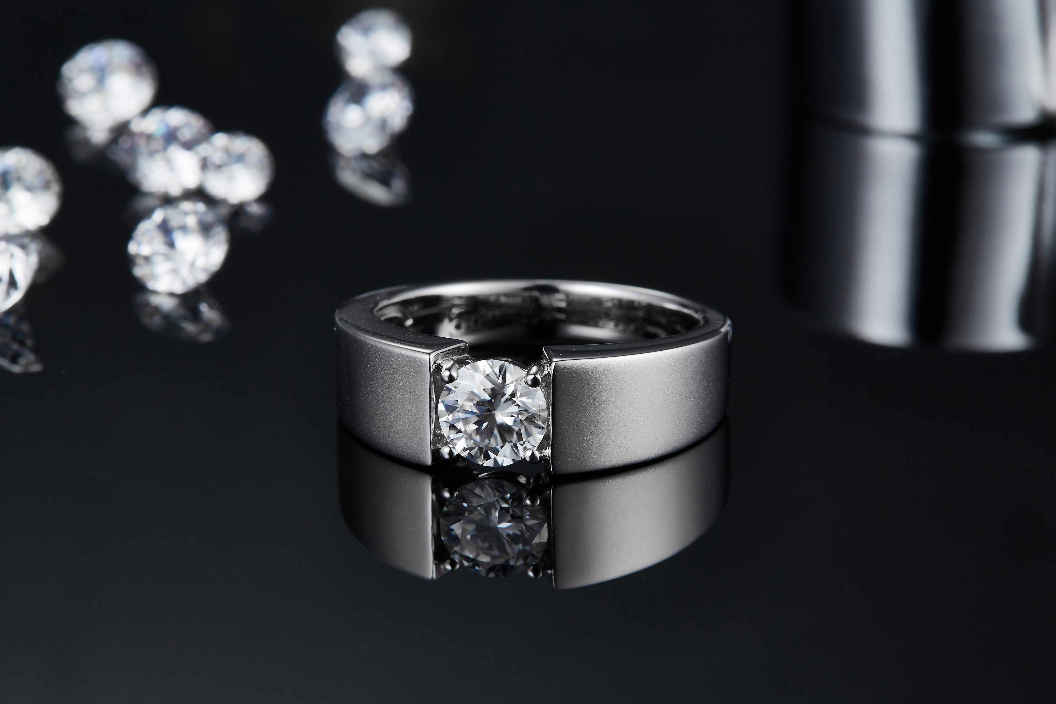 Men's 1-carat Luxury And Fashionable Light Luxury Jewelry Silver Ring Set With Top-quality Moissanite, S925 Silver-plated Platinum