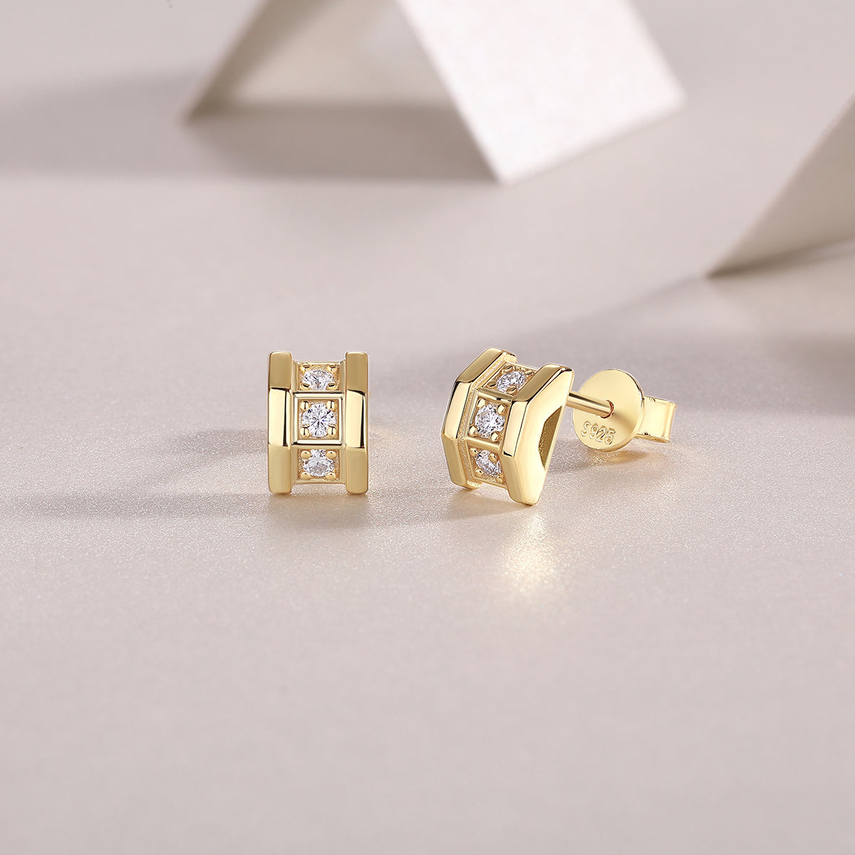 Geometric Heart - Premium Moissanite Luxury Fashion Light Luxury Jewelry Silver Stud Earrings S925 Silver Electroplated Gold