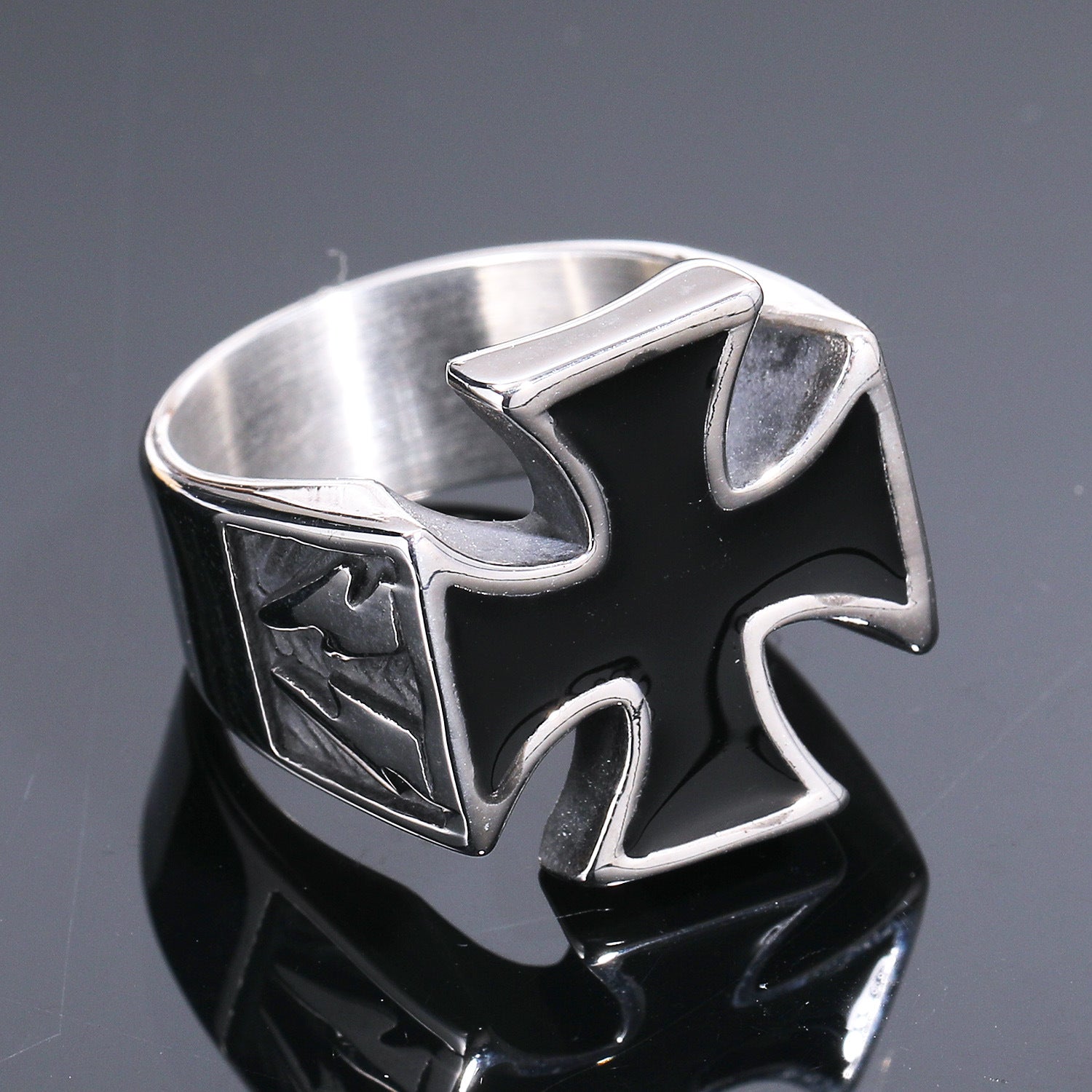 Trendy Retro Lightning Cross Titanium Steel Ring