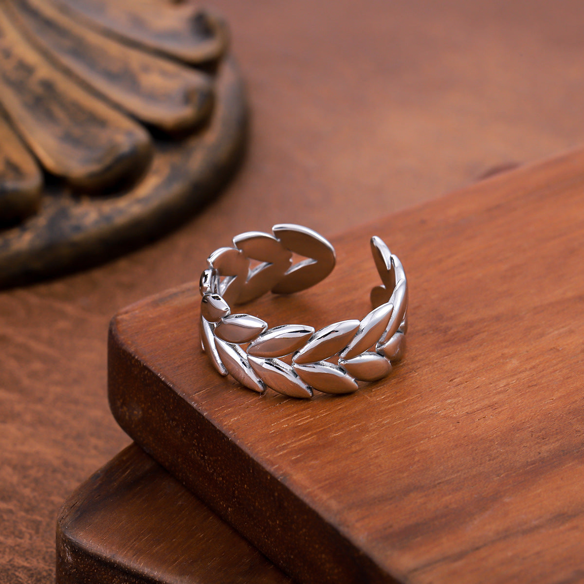 Adjustable 18K Gold-plated Ring With An Open Design