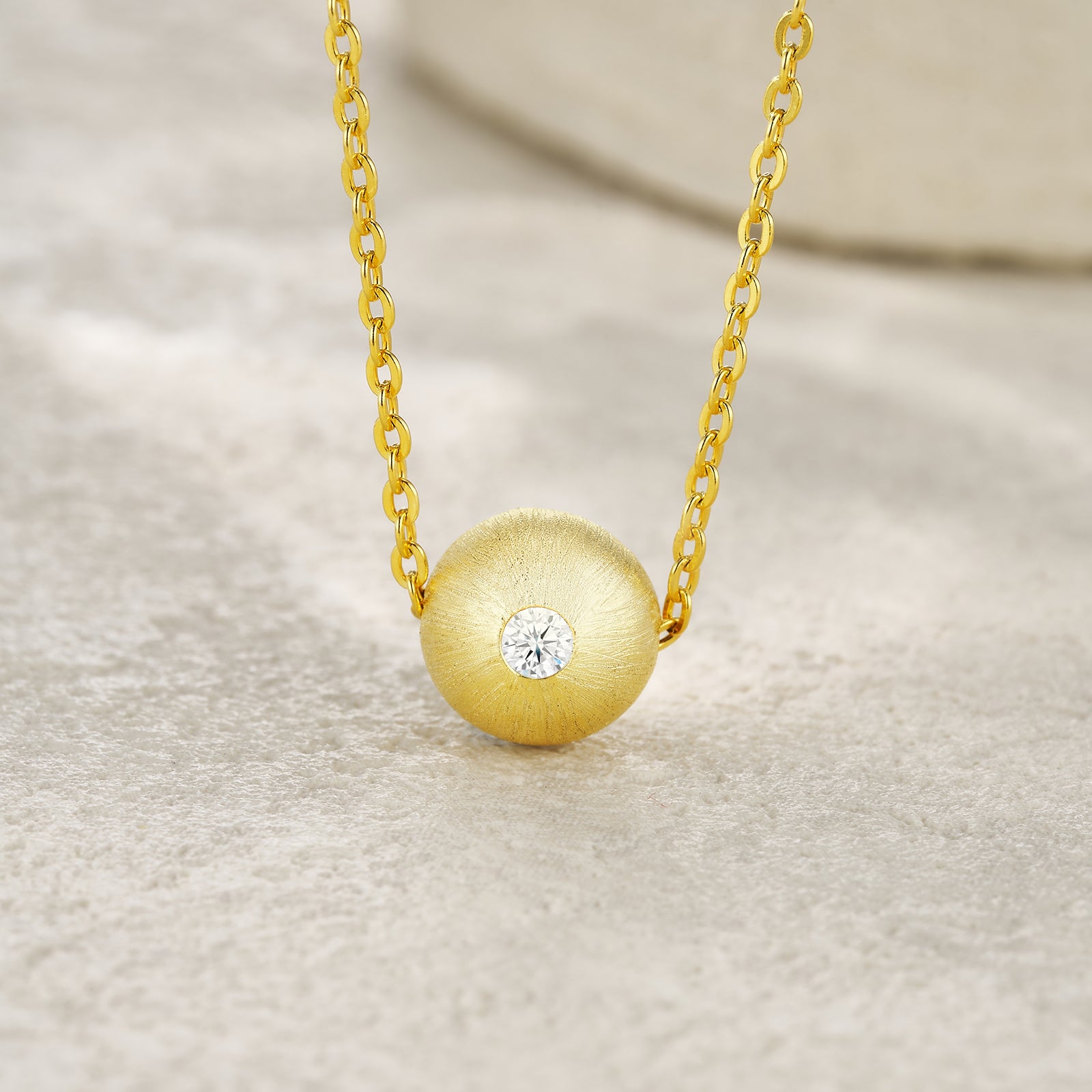 Good Fortune Flows - A Fashionable And Trendy Necklace Pendant Set With Top-quality Moissanite S925 And Silver Plated With Gold Can Be Tested With A Diamond Pen.