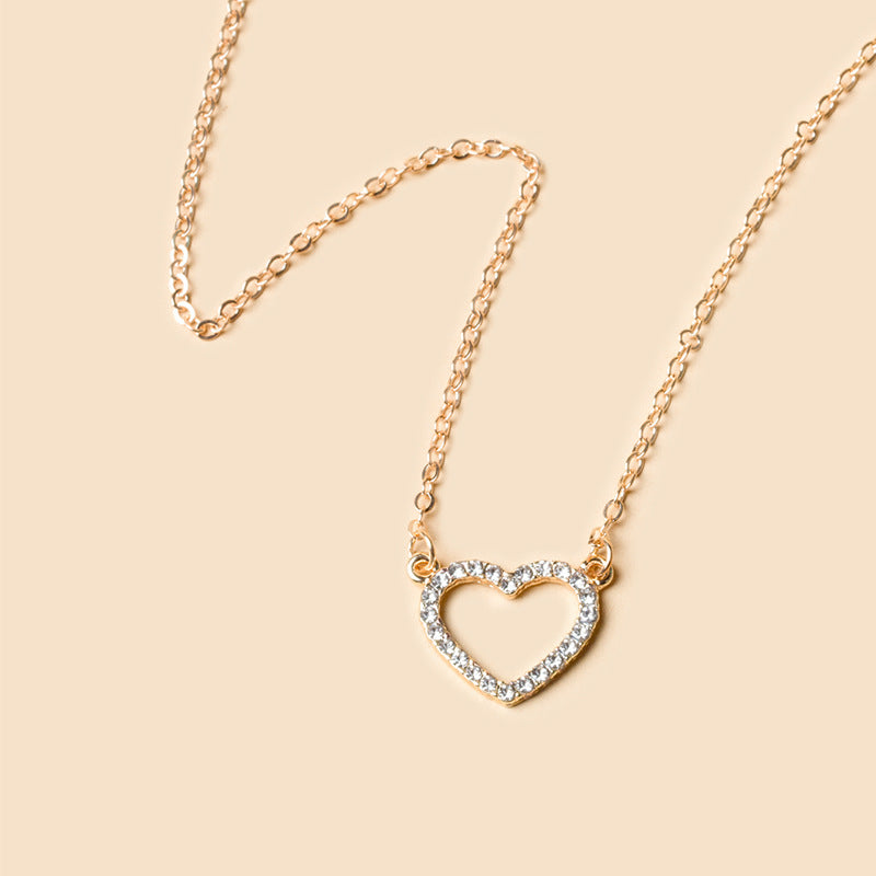 All-match Diamond-studded Clavicle Necklace In A Loving Alloy