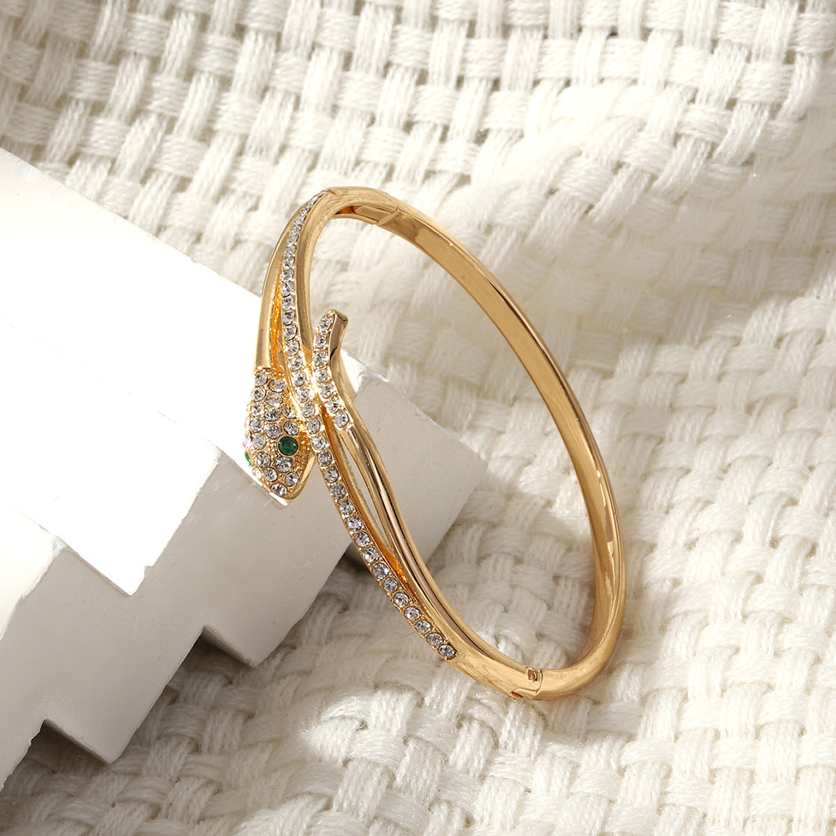 Stylish Personalized Diamond-encrusted Snake Bracelet For Women