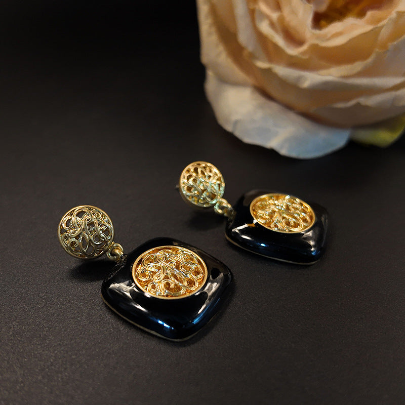 Black Enamel Relief Commuting Versatile And Minimalist Earrings