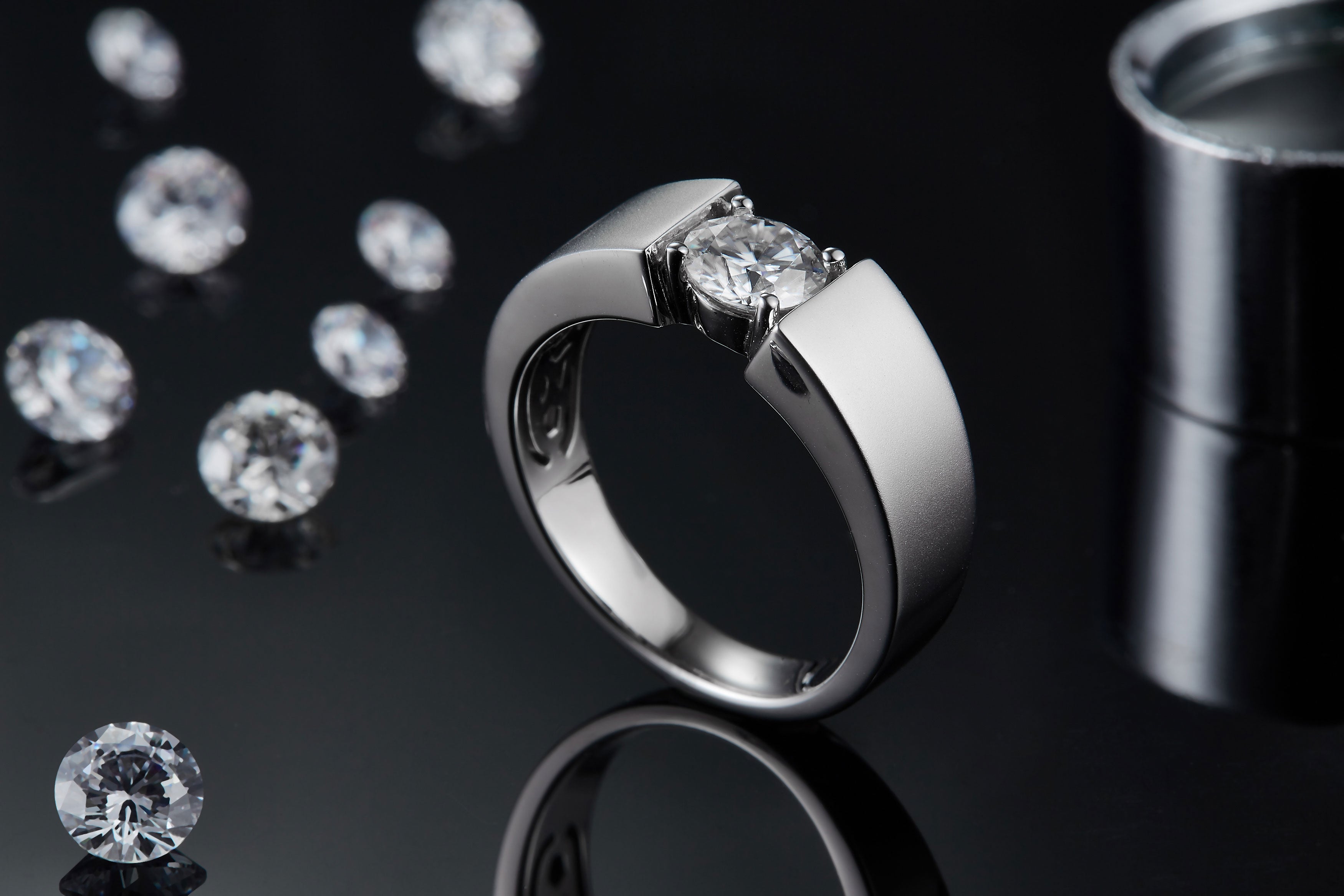 Men's 1-carat Luxury And Fashionable Light Luxury Jewelry Silver Ring Set With Top-quality Moissanite, S925 Silver-plated Platinum