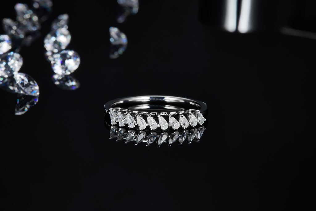 A Luxurious And Fashionable Light Luxury Jewelry Silver Ring Set With Top-quality Moissanite, S925 Silver Plated With Platinum