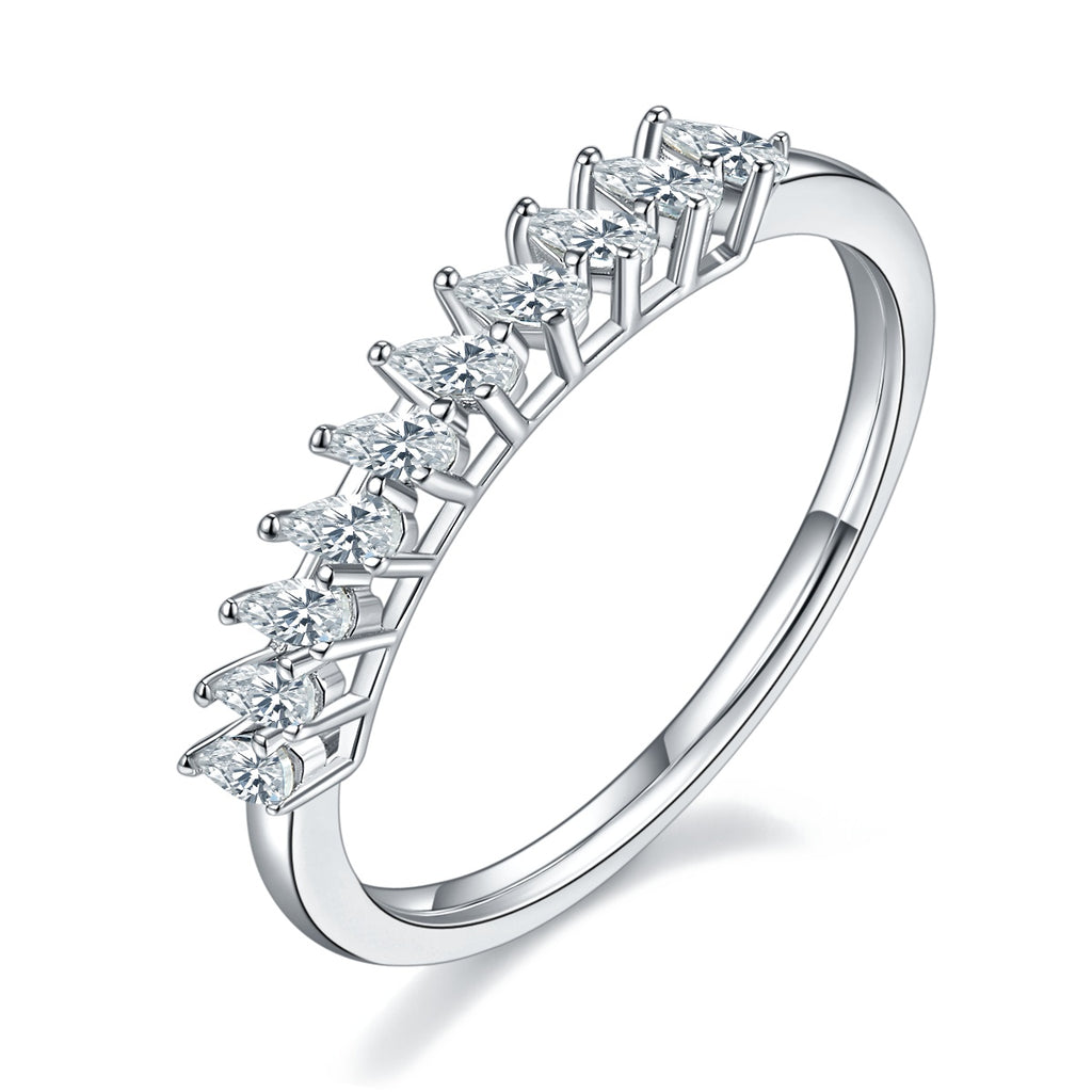 A Luxurious And Fashionable Light Luxury Jewelry Silver Ring Set With Top-quality Moissanite, S925 Silver Plated With Platinum