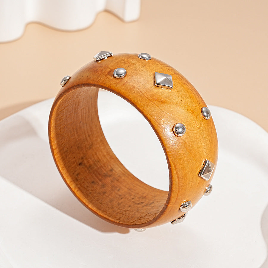 Irregular Wide-brimmed Tan Resin Bracelet