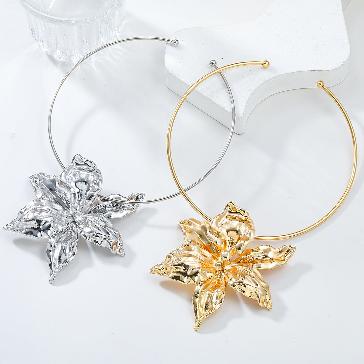 Womens Alloy Floral Choker Necklace In European And American Hip-Hop Style