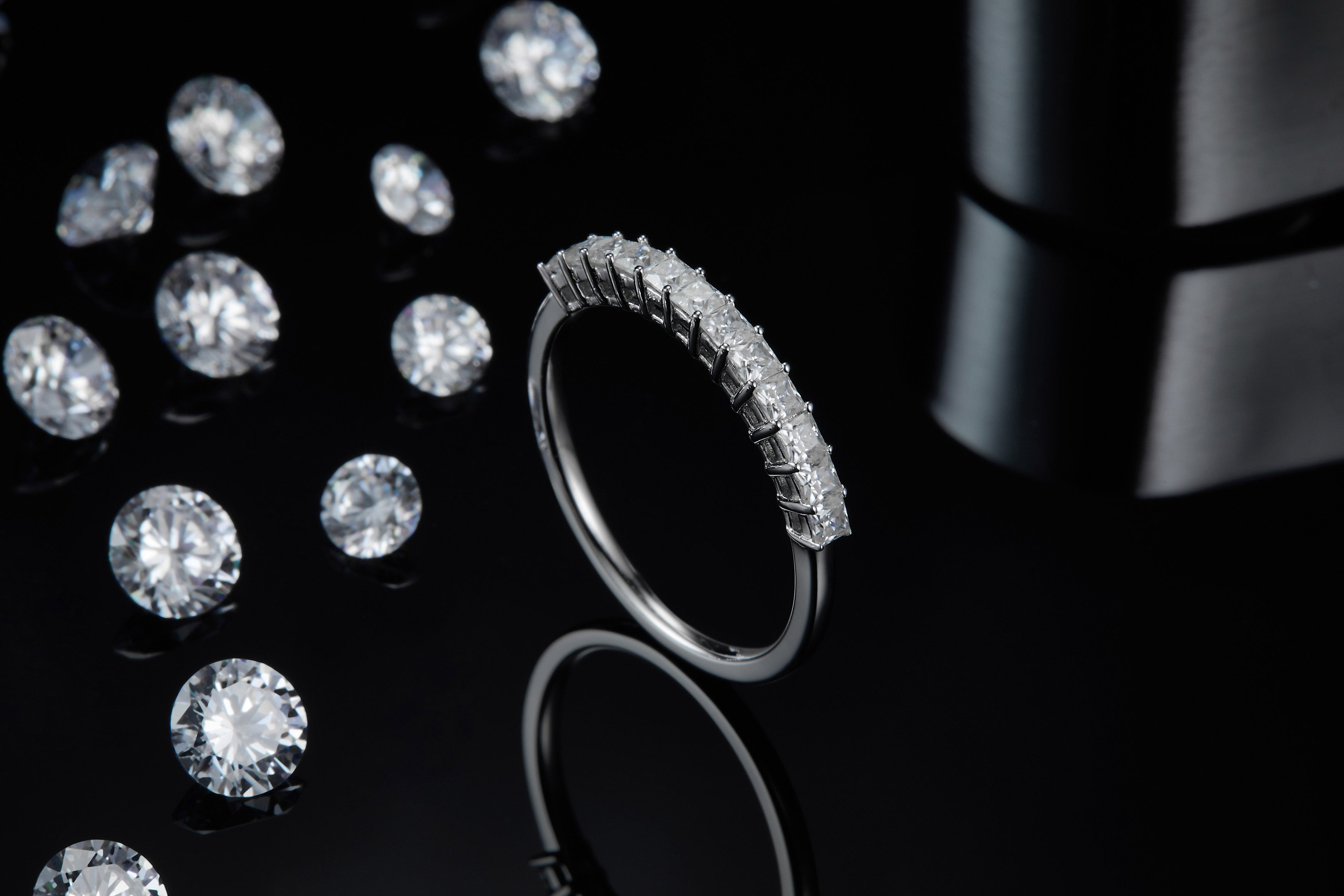 A Luxurious And Fashionable Light Luxury Jewelry Silver Ring Set With Top-quality Moissanite, S925 Silver Plated With Platinum