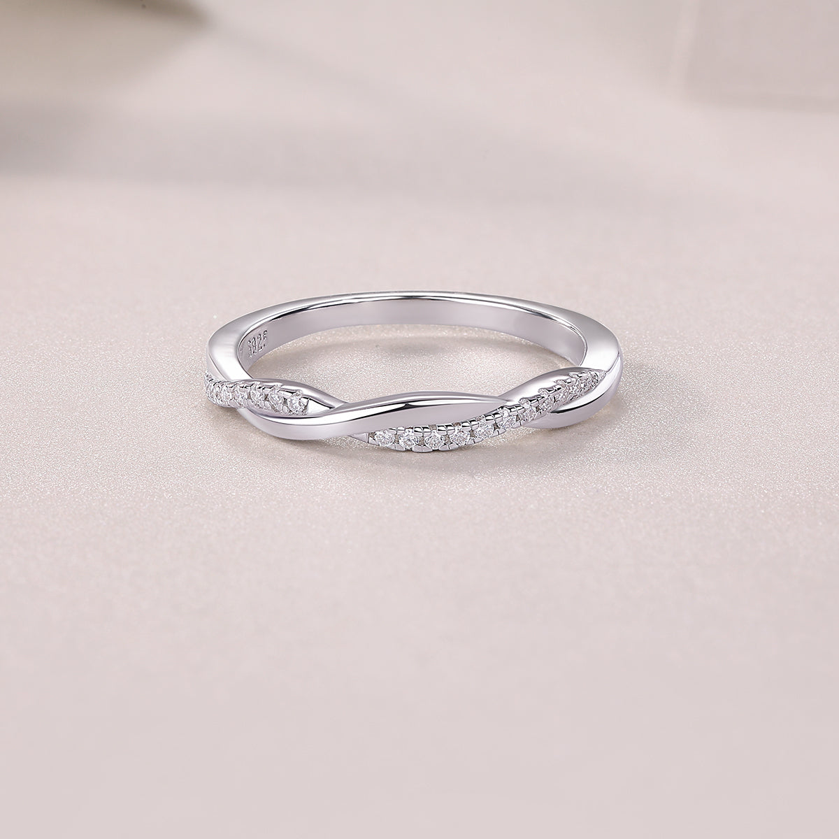 Twin - Set With Top-quality Moissanite S925, Silver And Platinum-plated Diamond Wedding Ring. The Ring Can Be Inspected With A Diamond Pen