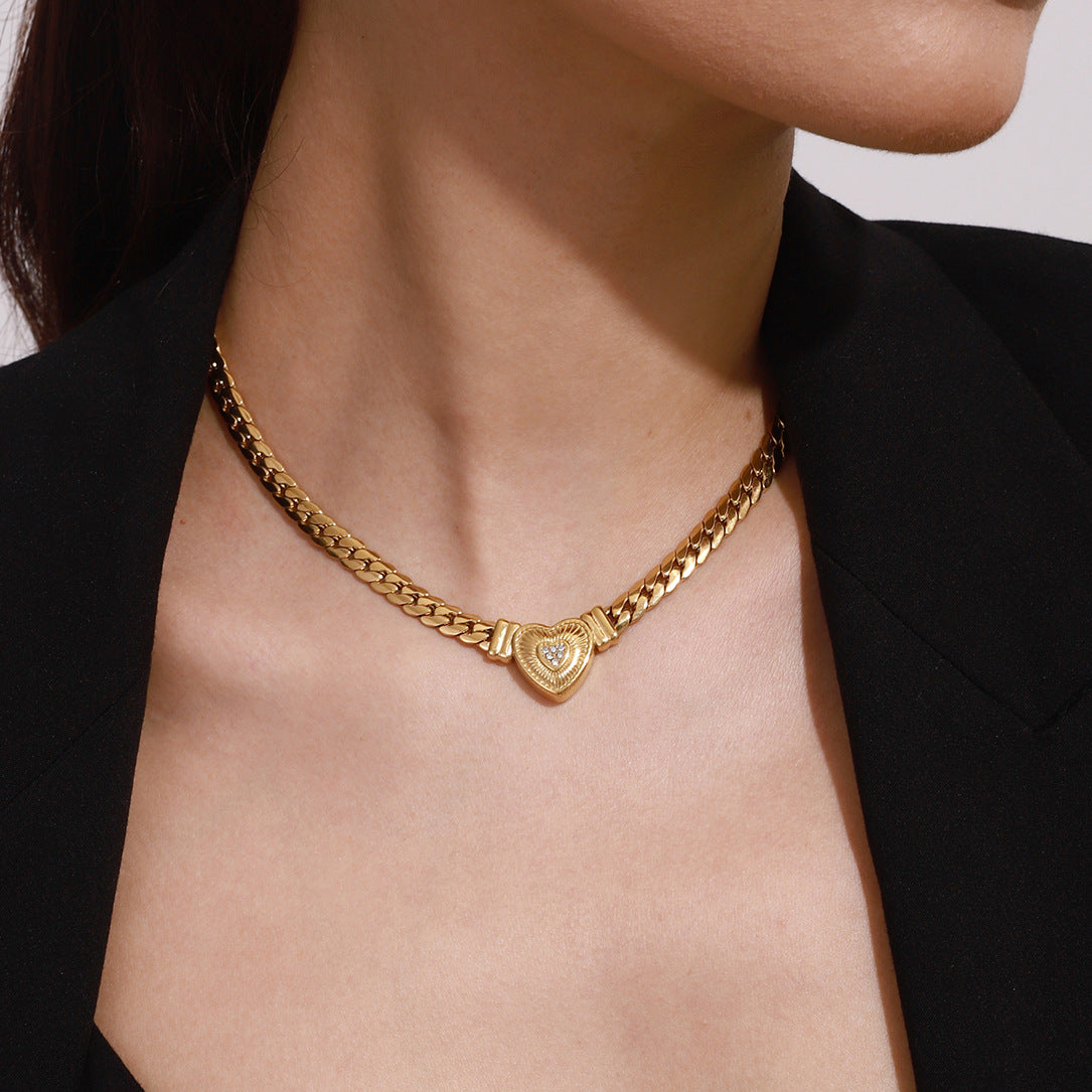 Stainless Heart Necklace With A Luxe High-End Look Diamond-Inlaid Clavicle Chain Titanium Steel Jewelry Piece