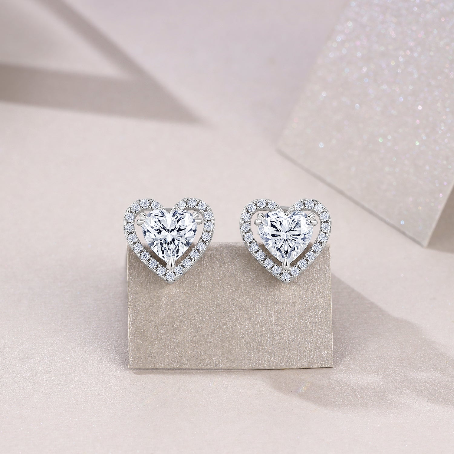 Top-quality Moissanite Luxury And Fashionable Light Luxury Jewelry Silver Stud Earrings S925 Silver Plated Platinum