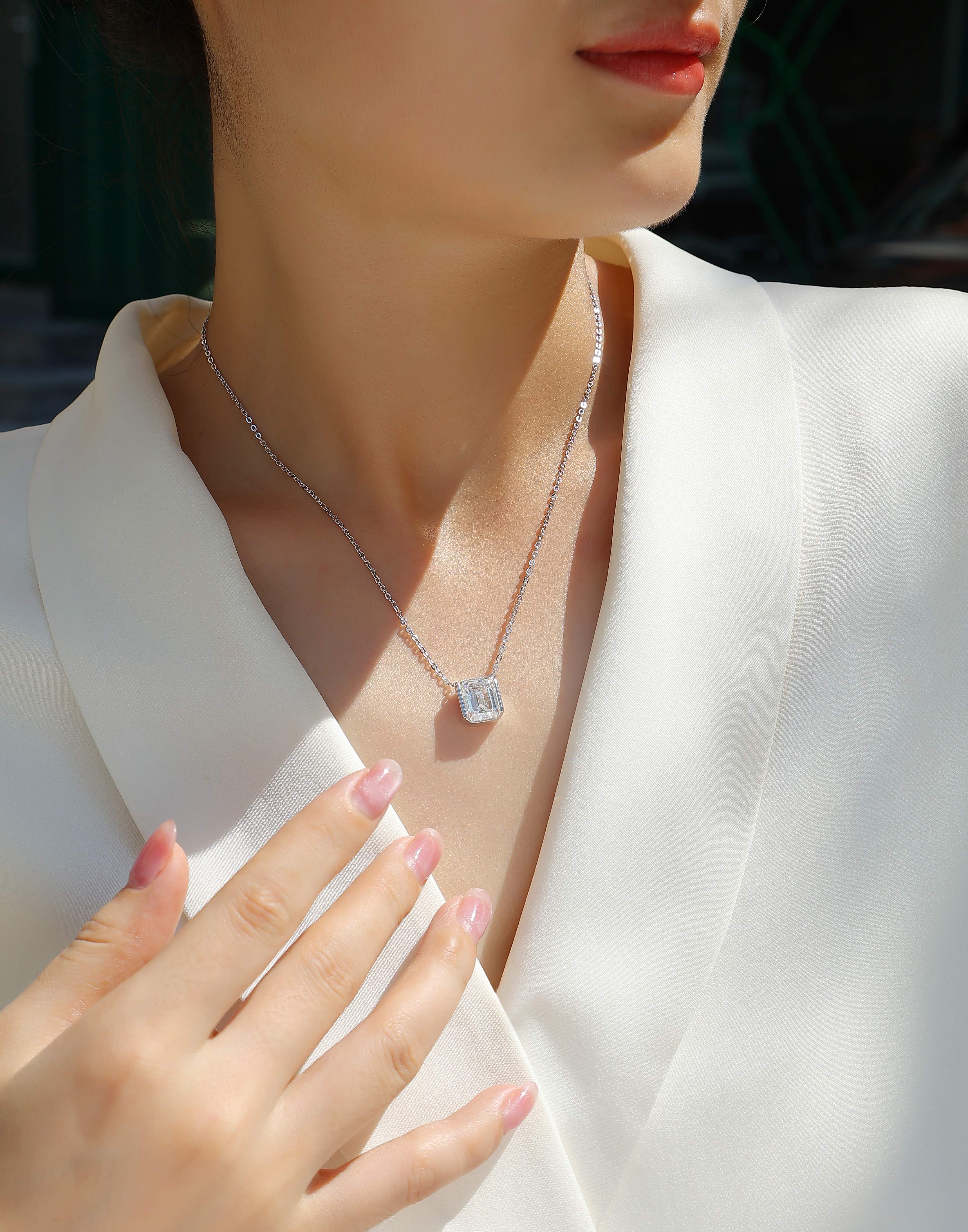 The Brilliance In A Small Space - A Fashionable And Trendy Necklace Pendant Set With Top-quality Moissanite S925 Silver And Platinum-plated Gold Can Be Tested With A Diamond Pen