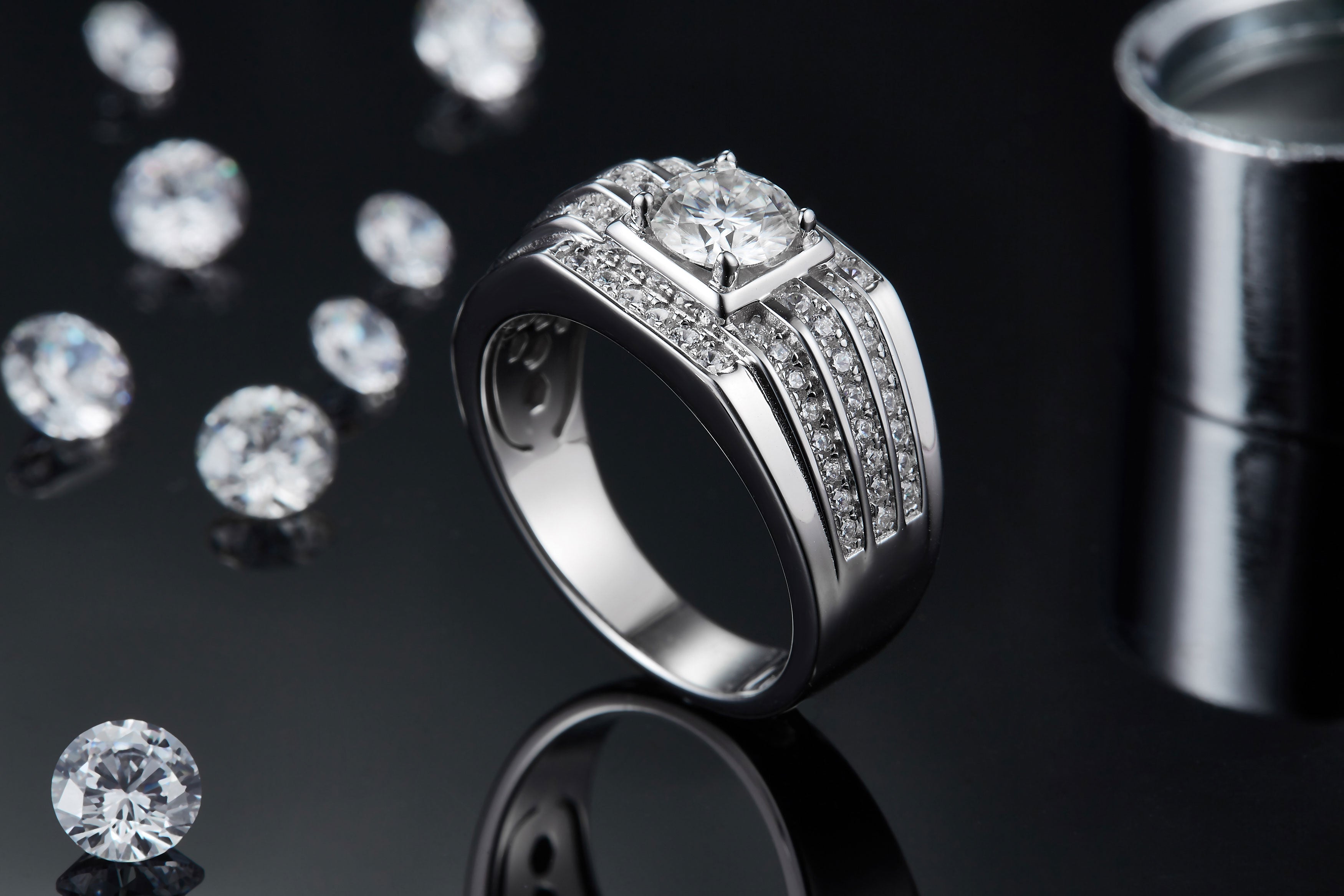 Men's 1-carat Luxury And Fashionable Light Luxury Jewelry Silver Ring Set With Top-quality Moissanite, S925 Silver-plated Platinum
