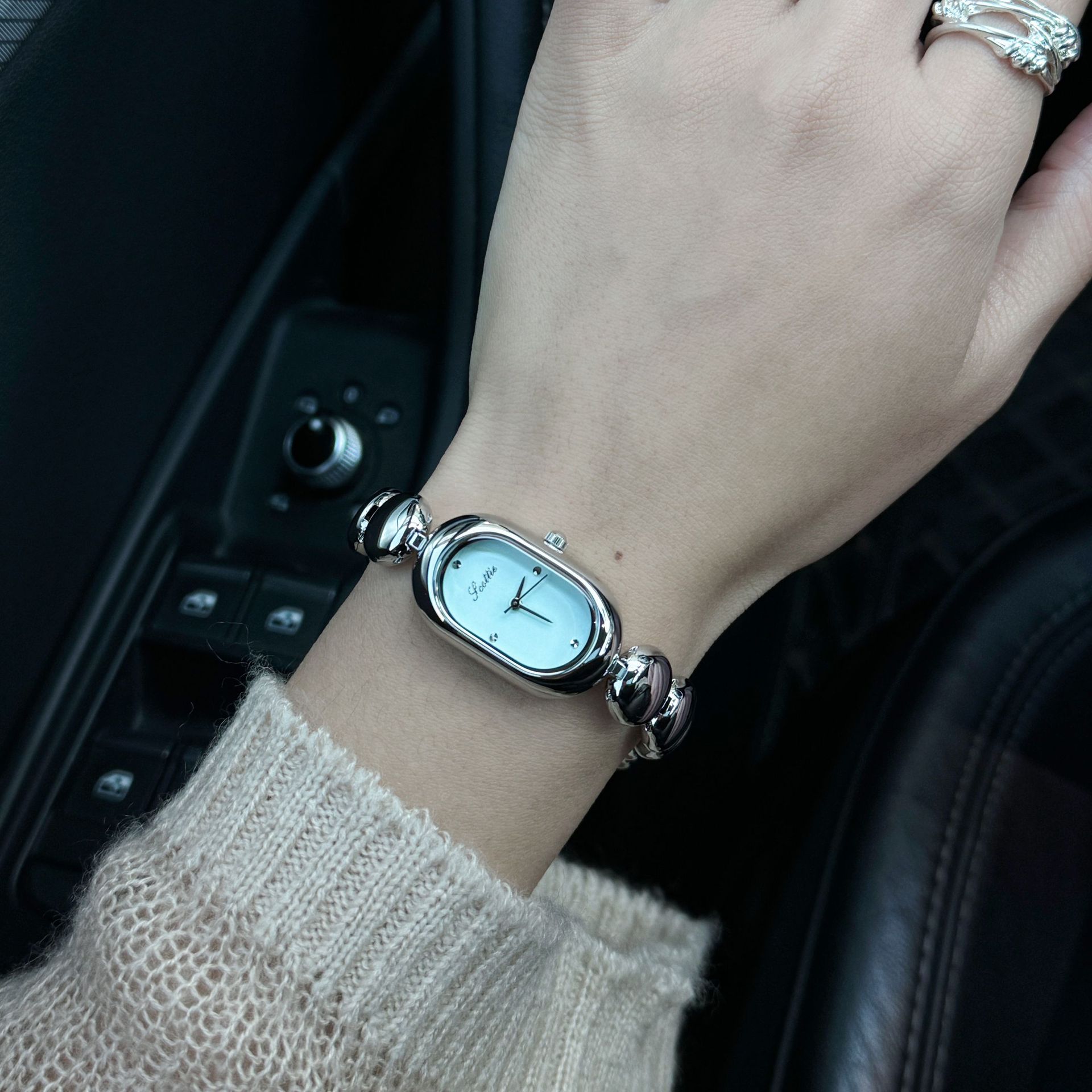 Good-looking Gold Elegant Oval Women's Watch Bracelet