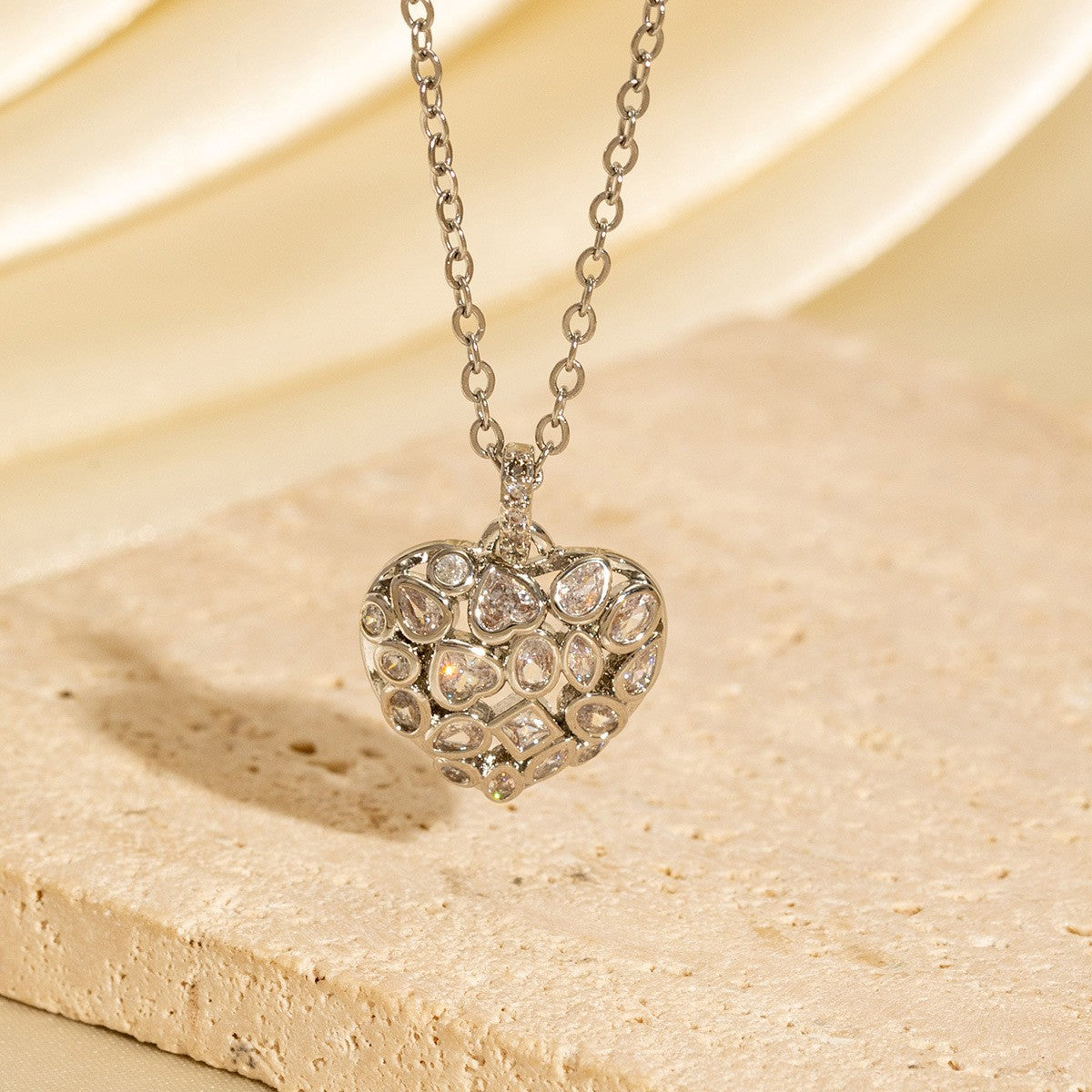 Light-luxury Vintage Micro-pave Zircon Heart Sweater Chain