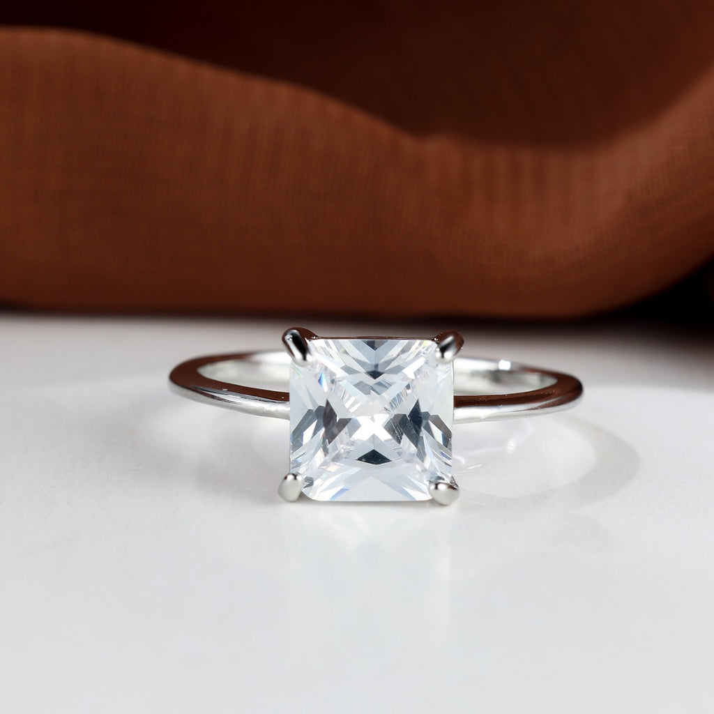 Four-claw Cubic Zirconia Ring Stylish And Versatile