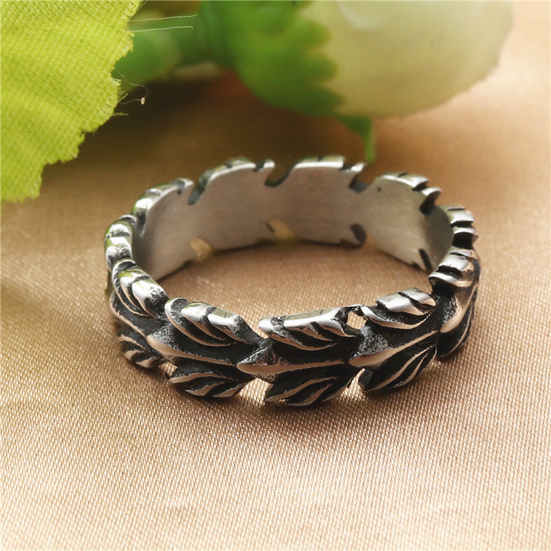 Vintage Personalized Hollow Titanium Steel Ring With A Vine Design