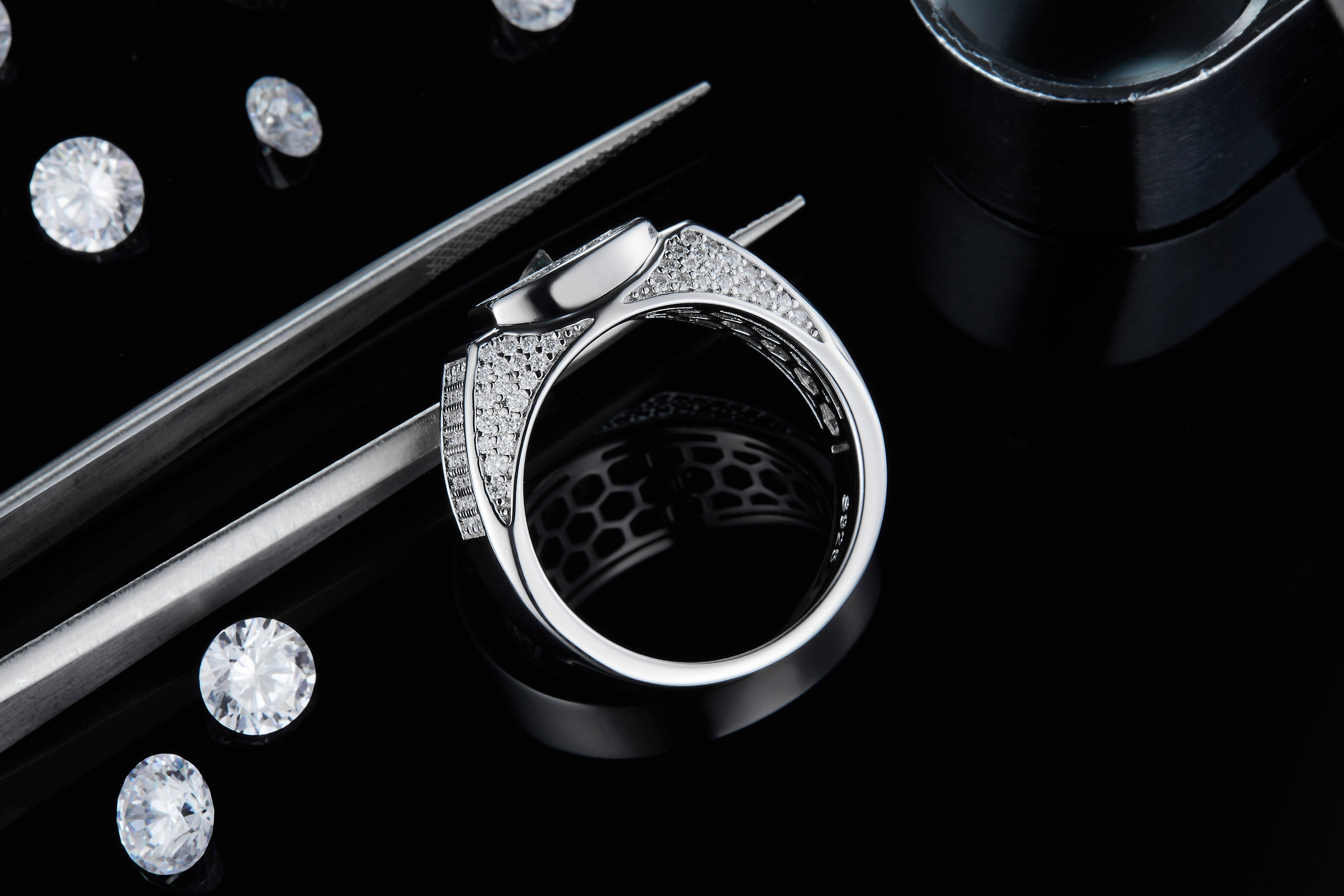 Men's Luxury And Fashionable Light Luxury Jewelry Silver Ring S925 Silver-plated Platinum Set With Top-quality Moissanite