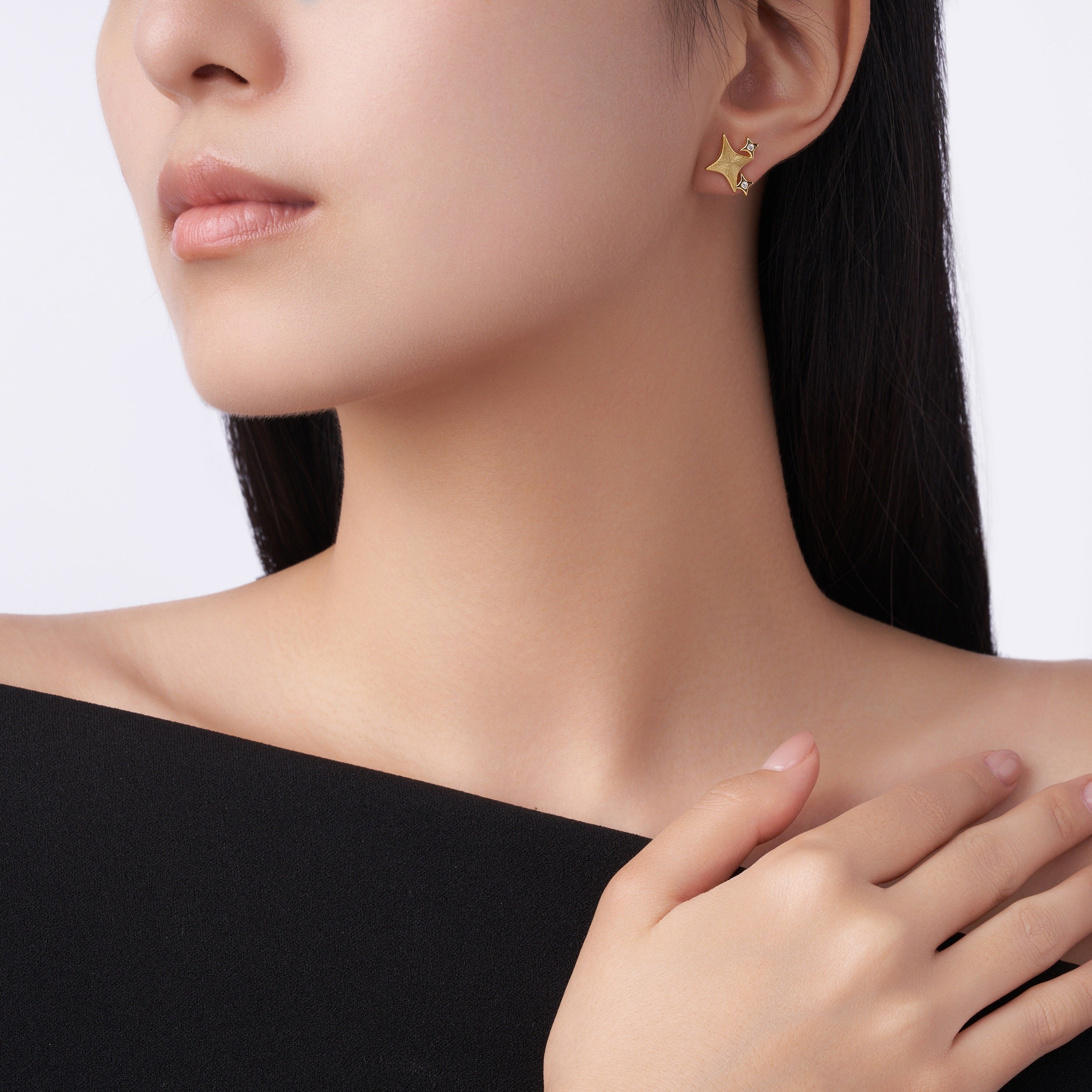 Top-quality Moissanite Luxury And Fashionable Light Luxury Jewelry Silver Stud Earrings S925 Silver Electroplated Gold