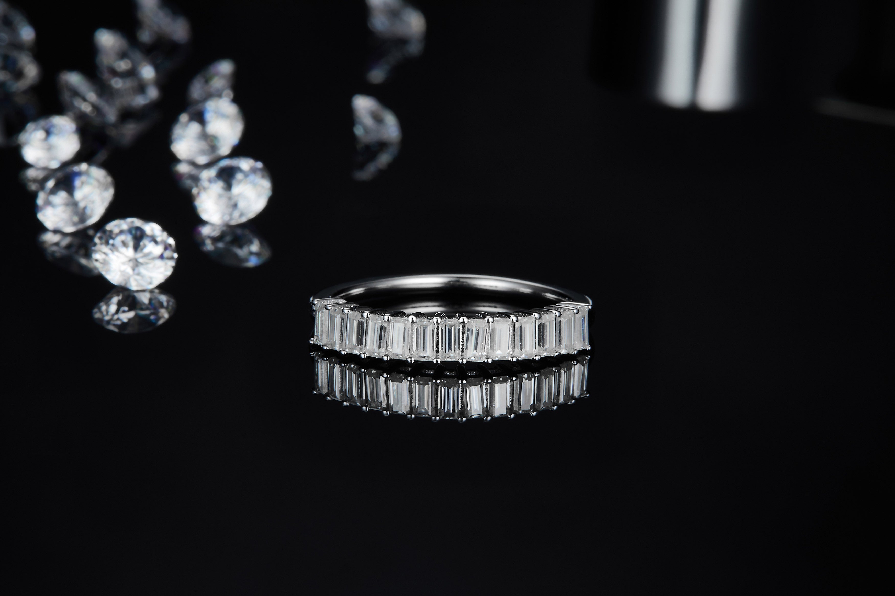 A Luxurious And Fashionable Light Luxury Jewelry Silver Ring Set With Top-quality Moissanite, S925 Silver Plated With Platinum