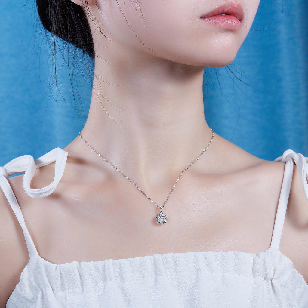 Snowflake Dance - A Fashionable And Light Luxury Jewelry Pendant Necklace Set With Top-quality Moissanite, S925 Silver Plated Platinum