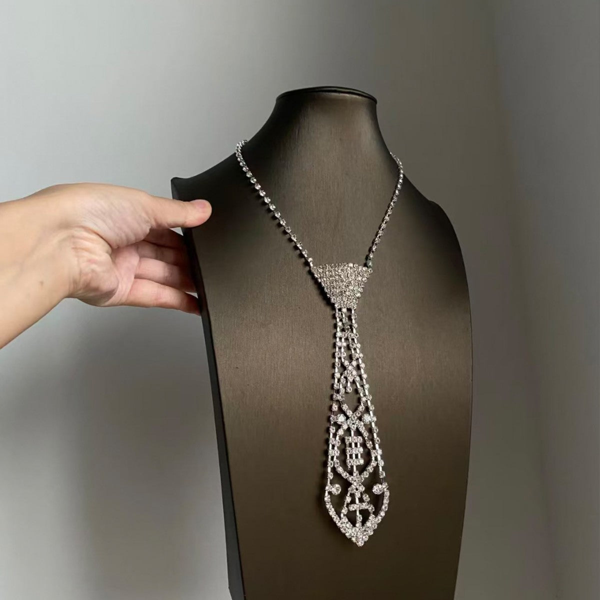 Popular Choker Tie Necklace Rhinestone Claw Chain Jewelry