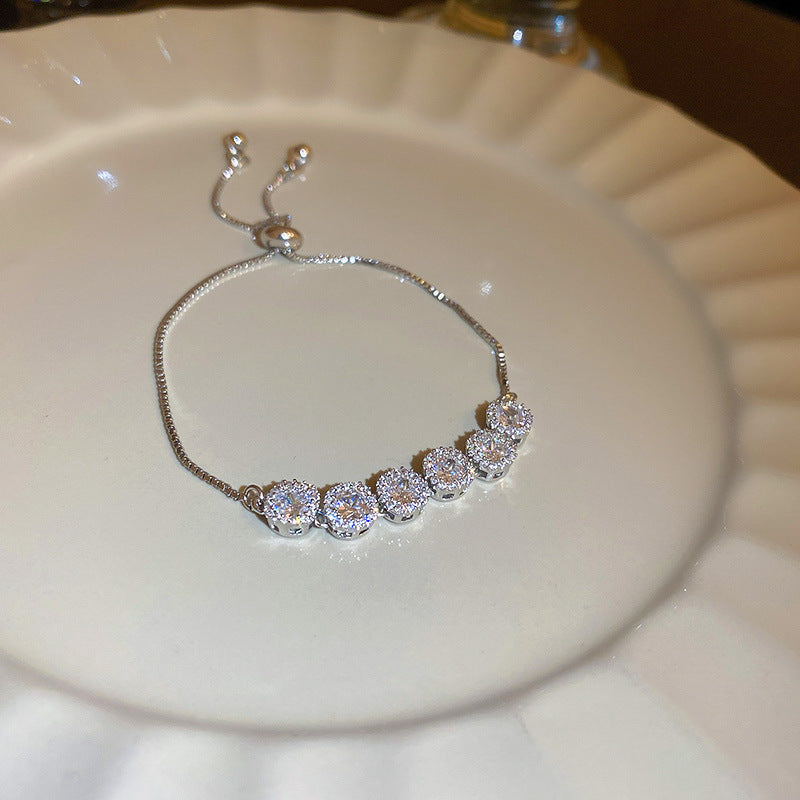 Luxury Yet Understated Flower-embellished Zircon Bracelet With A High-end Vibe