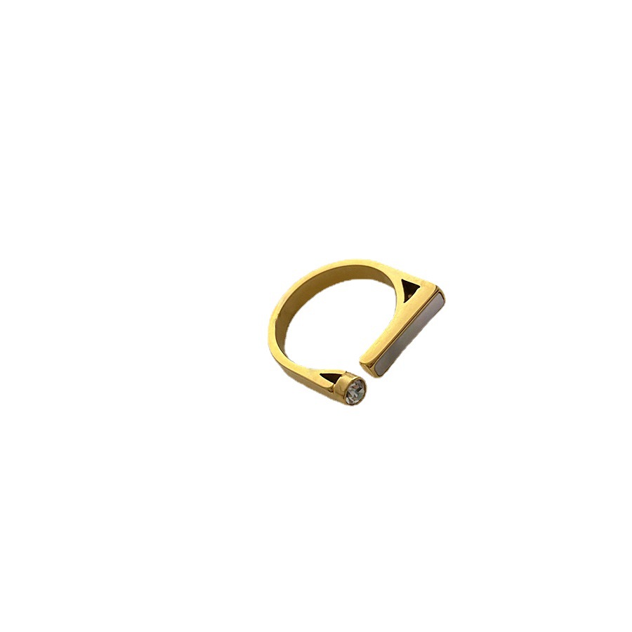 Stylish Natural Shell Zircon Ring