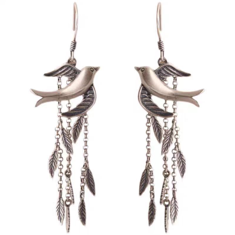 Retro Minimalist Design Leafy Artistic Earrings For Women With An Elegant Vibe