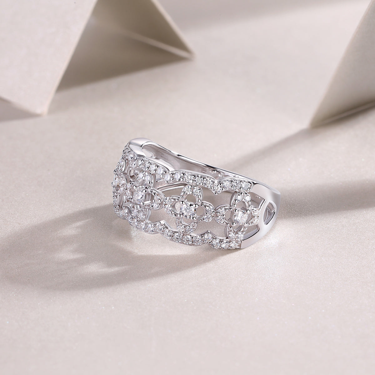 Flower Dance - A Wedding Ring Set With Top-quality Moissanite S925 Silver And Platinum-plated Diamond. The Ring Can Be Inspected With A Diamond Pen