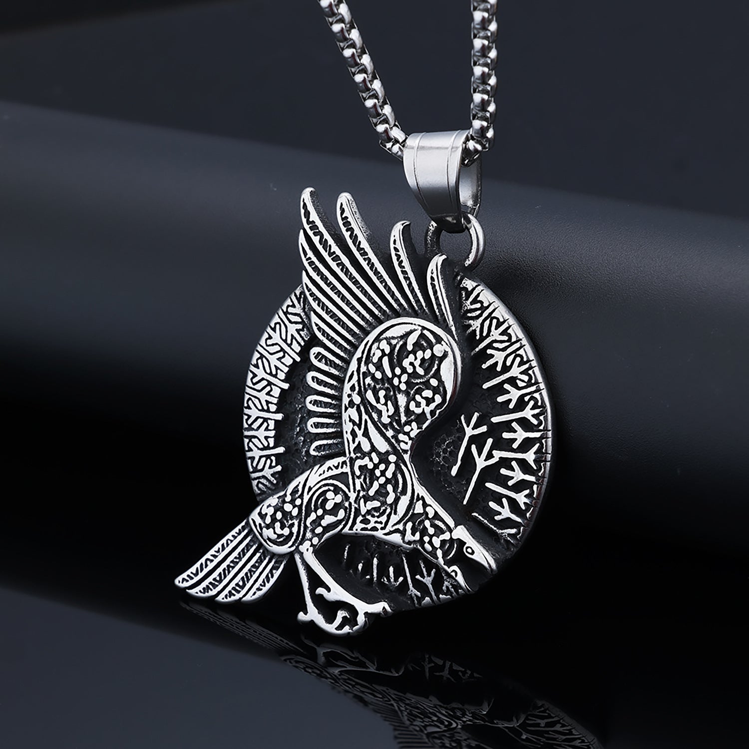 Fashionable Minimalist Retro Designed Alloy Pendant