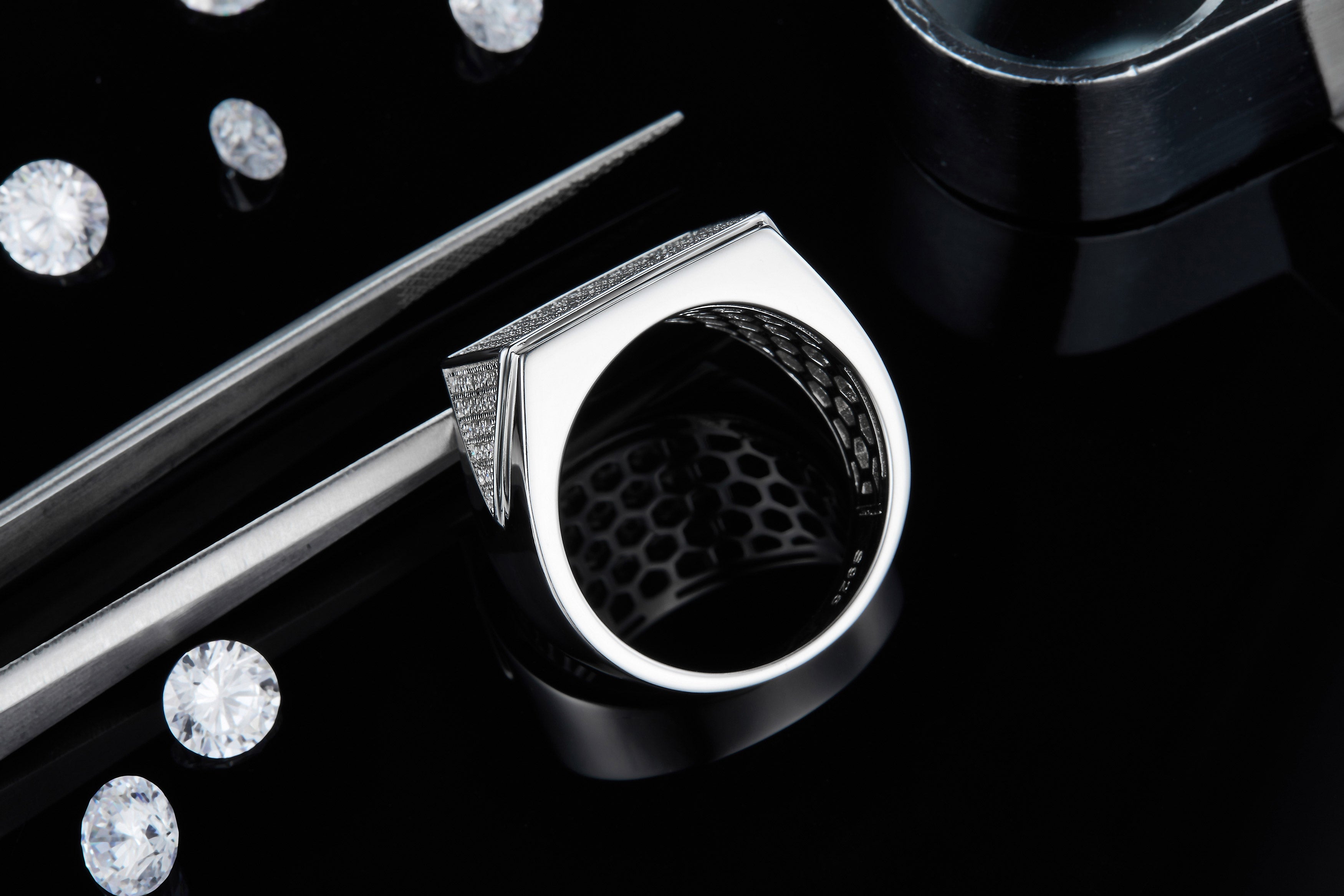 Men's Luxury And Fashionable Light Luxury Jewelry Silver Ring S925 Silver-plated Platinum Set With Top-quality Moissanite