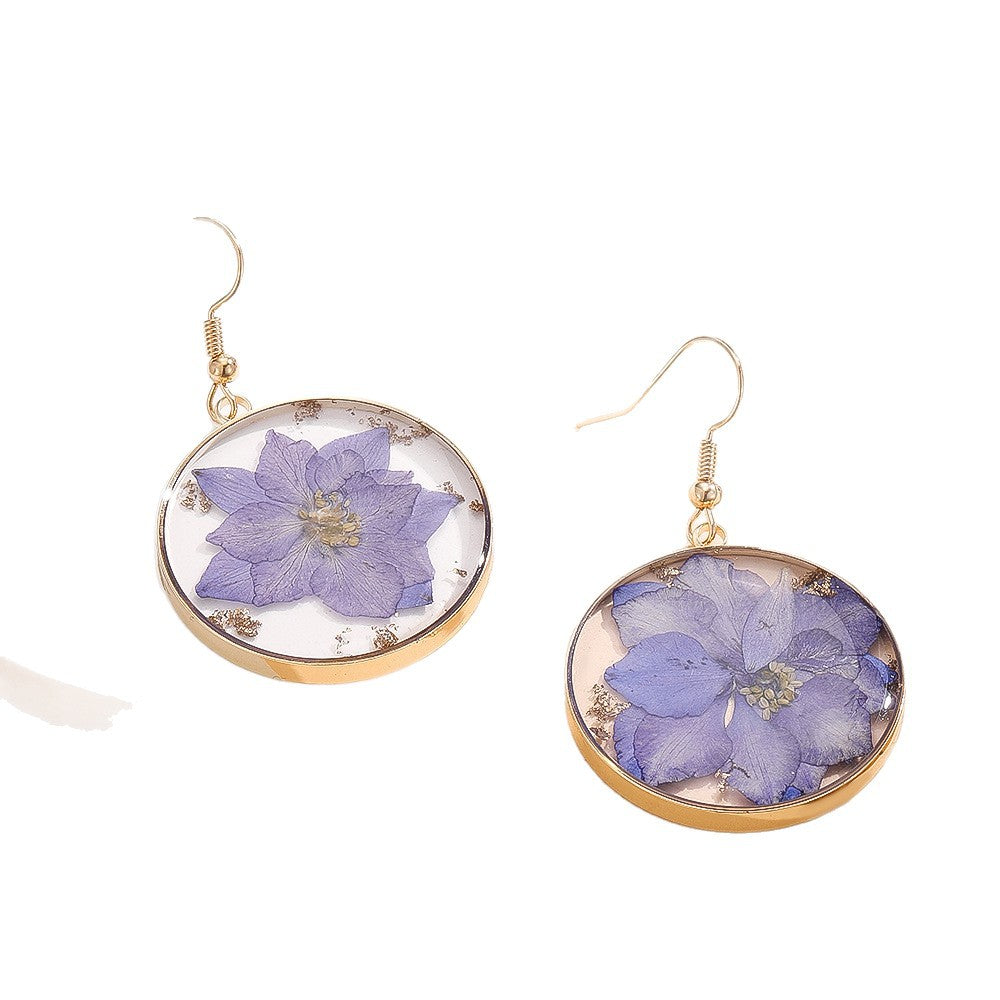 Fresh And Stylish Resin Daisy Earrings With Preserved Flowers A Unique Statement Piece