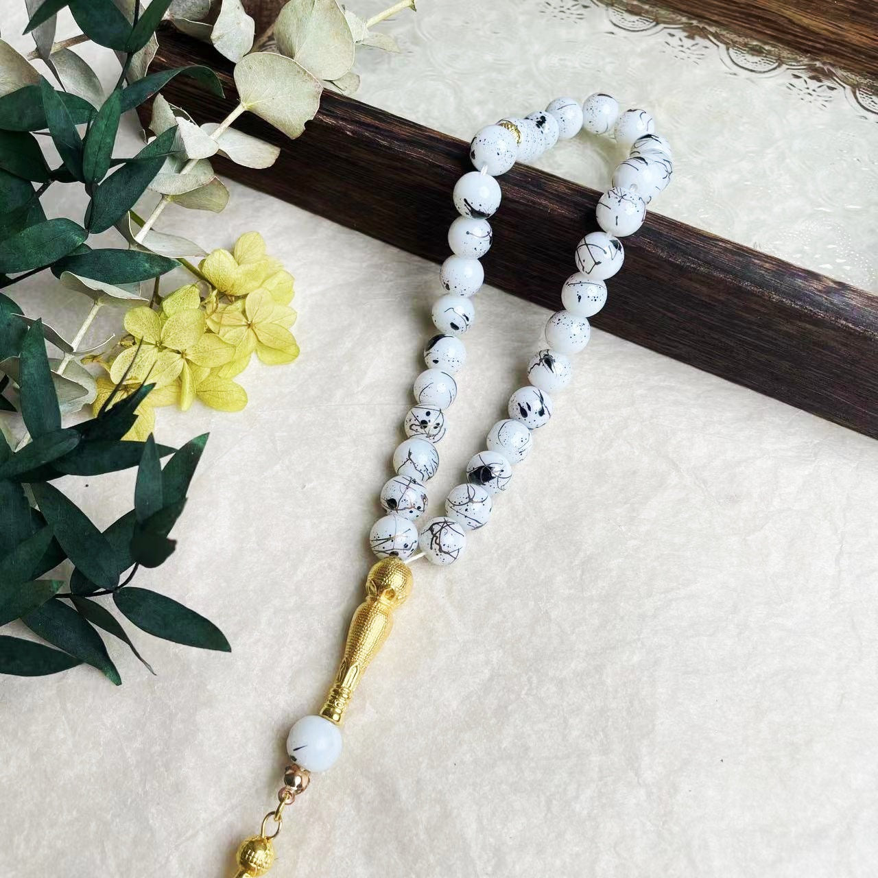 33-piece Gold Tassel Glass Bracelet With 10mm Large Flower Beads