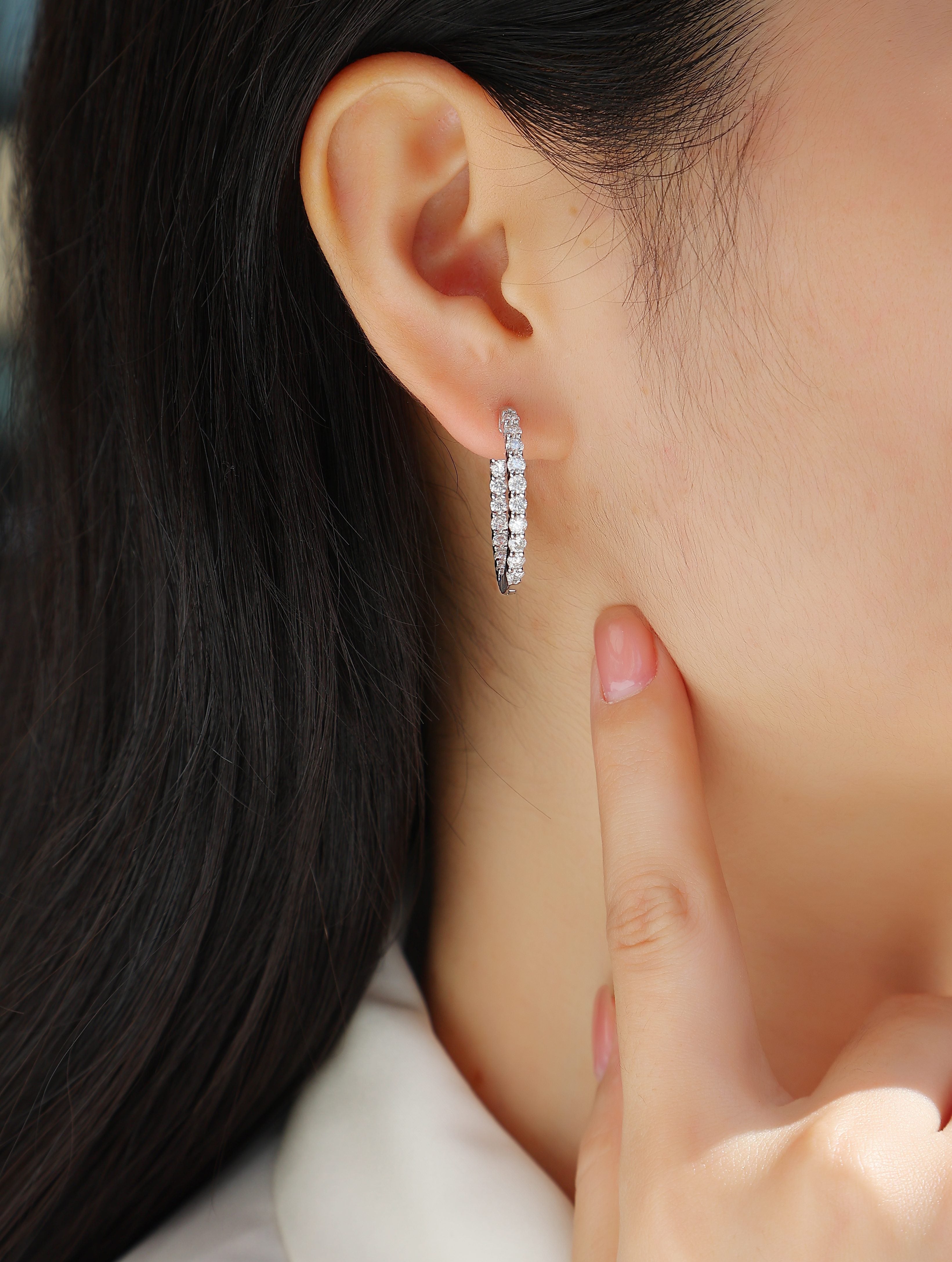 Mermaid - A Fashionable And Trendy Accessory Set With Top-quality Moissanite S925 Silver And Platinum-plated Stud Earrings. It Can Be Tested In Gold Rose Gold With A Diamond Pen
