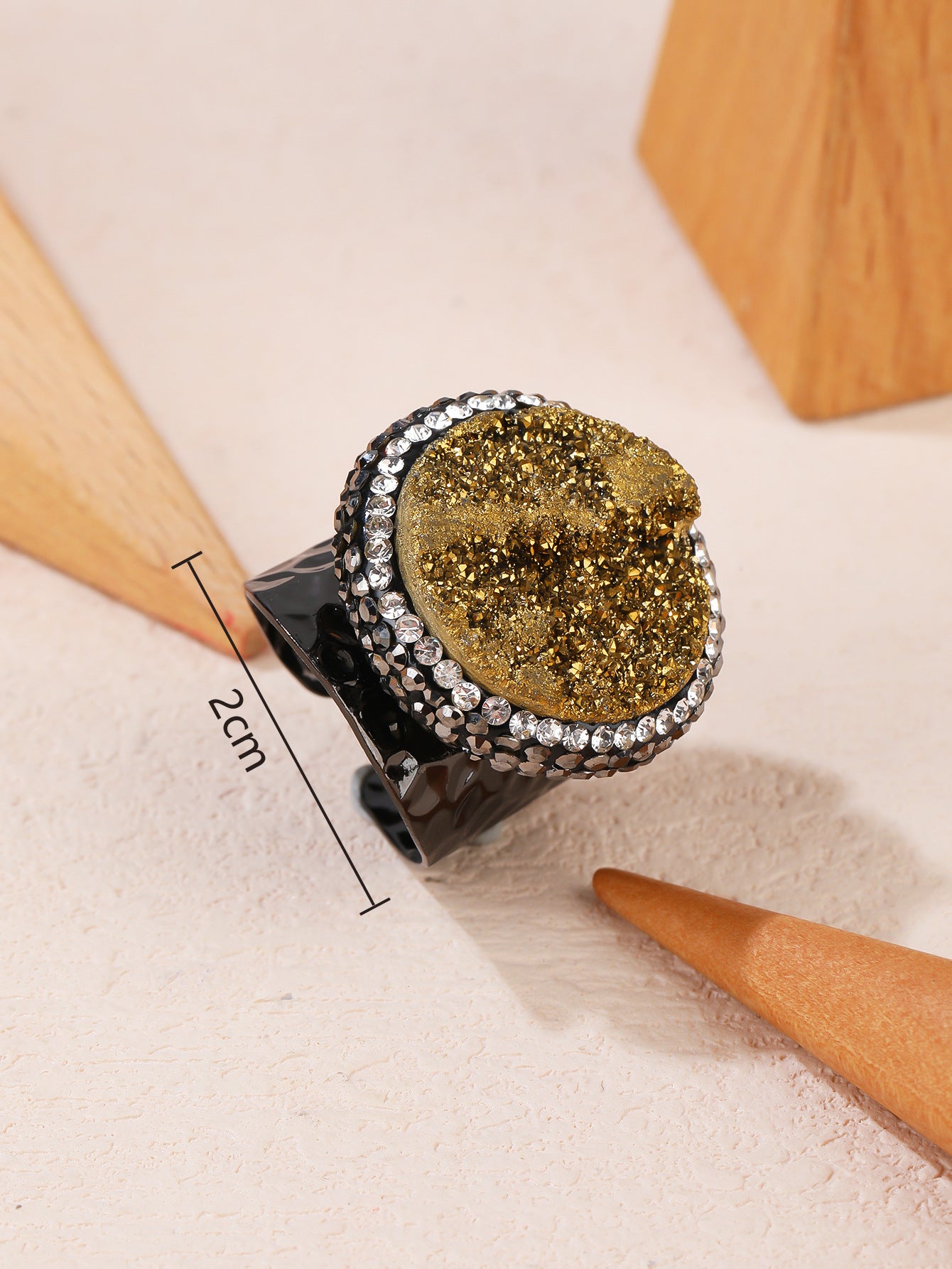 Agate Crystal Bud Round Cake Electroplated Gold Hand Inlaid Diamonds