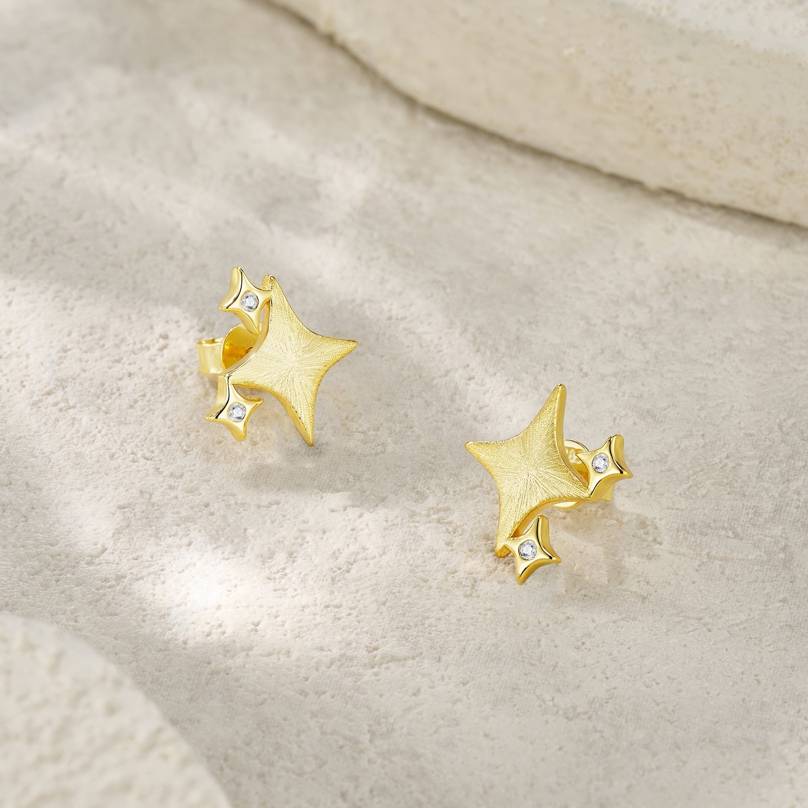 Top-quality Moissanite Luxury And Fashionable Light Luxury Jewelry Silver Stud Earrings S925 Silver Electroplated Gold