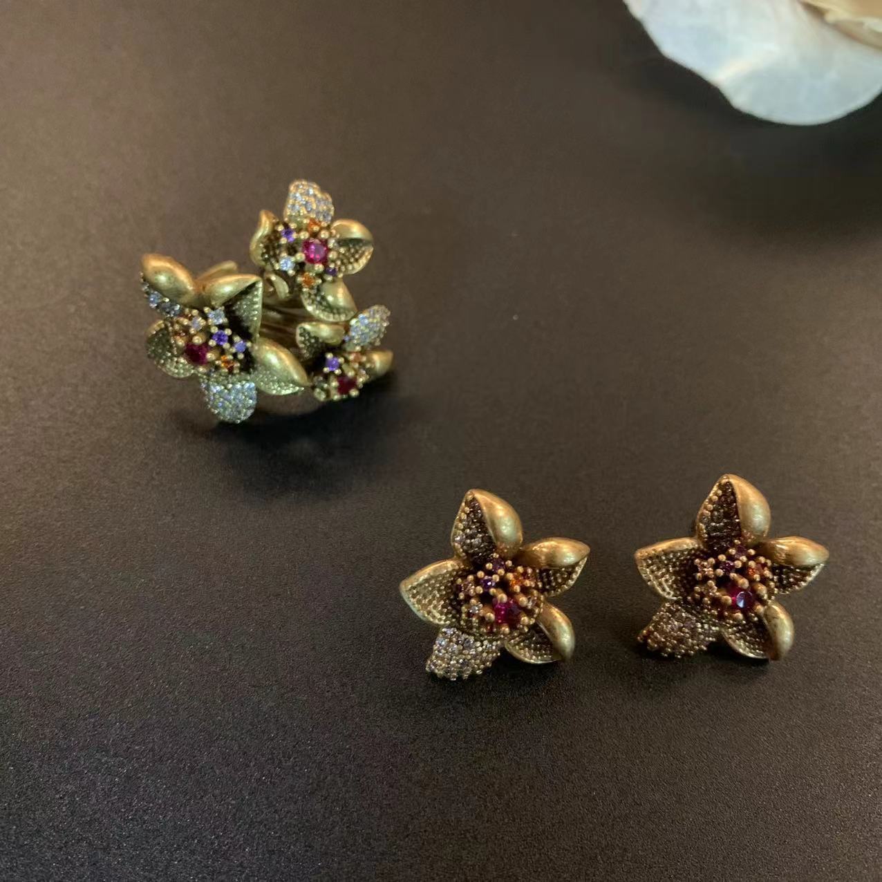 Design A High-end Ring And Earring Set